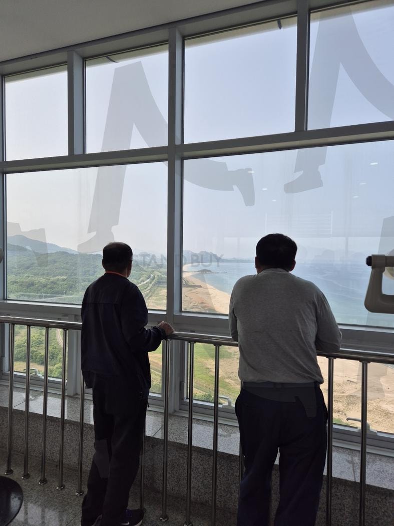 북녘땅을 바라보며 | 통일전망대, 북녘땅, 통일과 북한땅, 통일전망대와 해금강, 통일의 희망 | 스탠바이 STANDBUY 디지털 콘텐츠