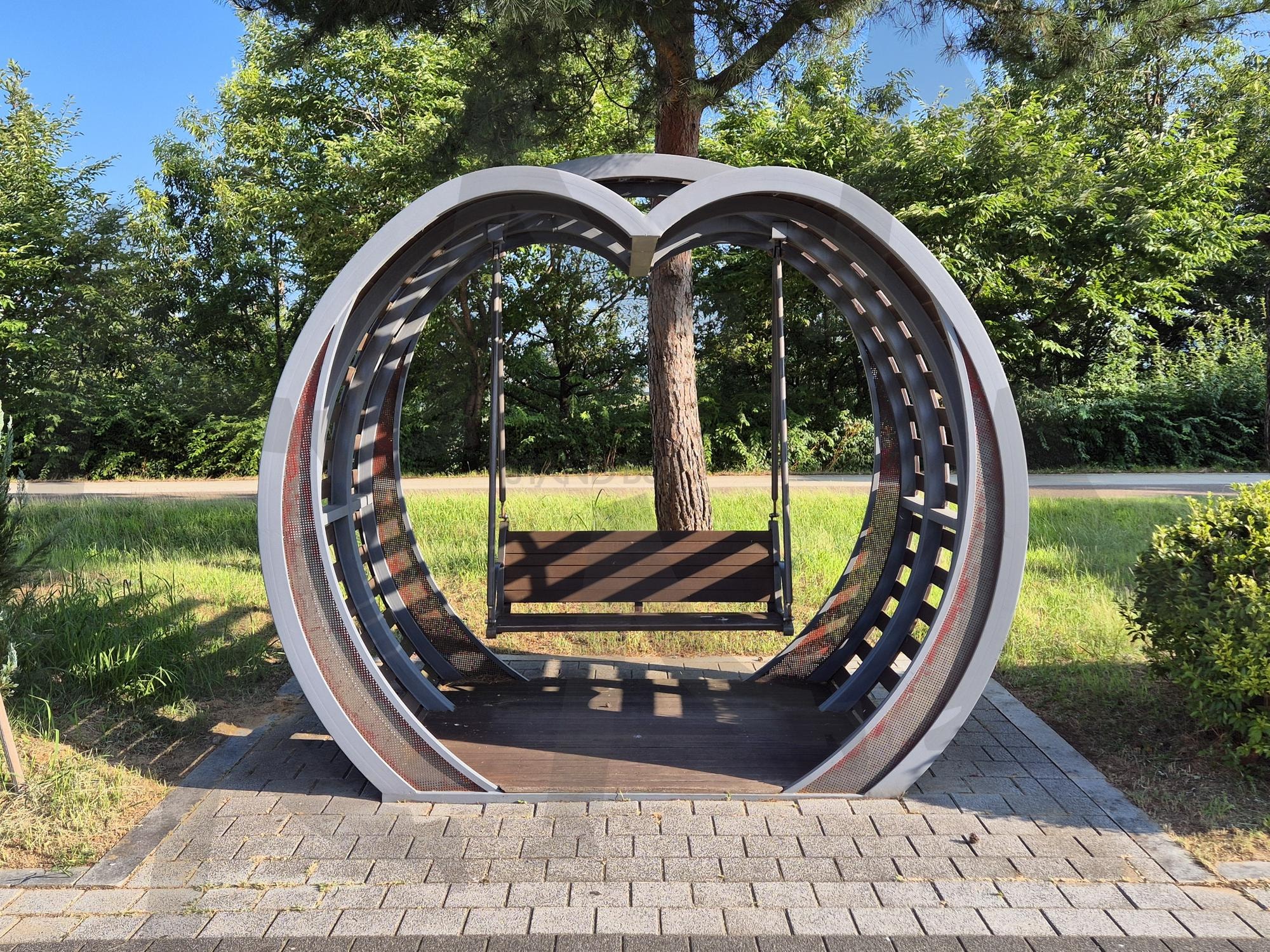 흔들의자 | 흔들의자, 금강, 금강 산책로, 시민휴식공간, 세종시의 낭만 | 스탠바이 STANDBUY 디지털 콘텐츠