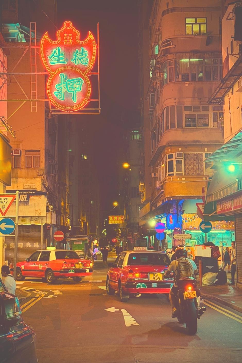 홍콩의 밤 분위기 Hongkong night vibe | 홍콩, hongkong, night, vibe, 야경, 밤, 분위기, 여행, travel, 네온사인, neon, taxi, 택시, 거리, street | 스탠바이 STANDBUY 디지털 콘텐츠