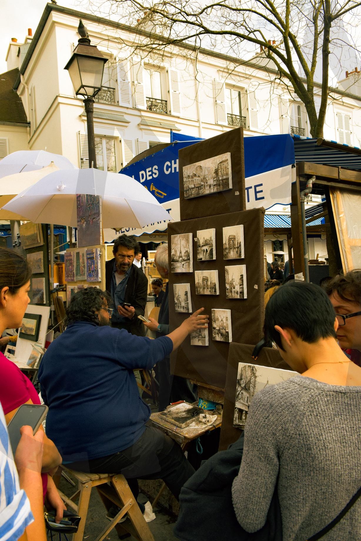 프랑스 파리 그림 그리는 화가 사진 | 유럽, 프랑스, 파리, 인물, 화가, 그림, 액자, 우산, 비 | 스탠바이 STANDBUY 디지털 콘텐츠