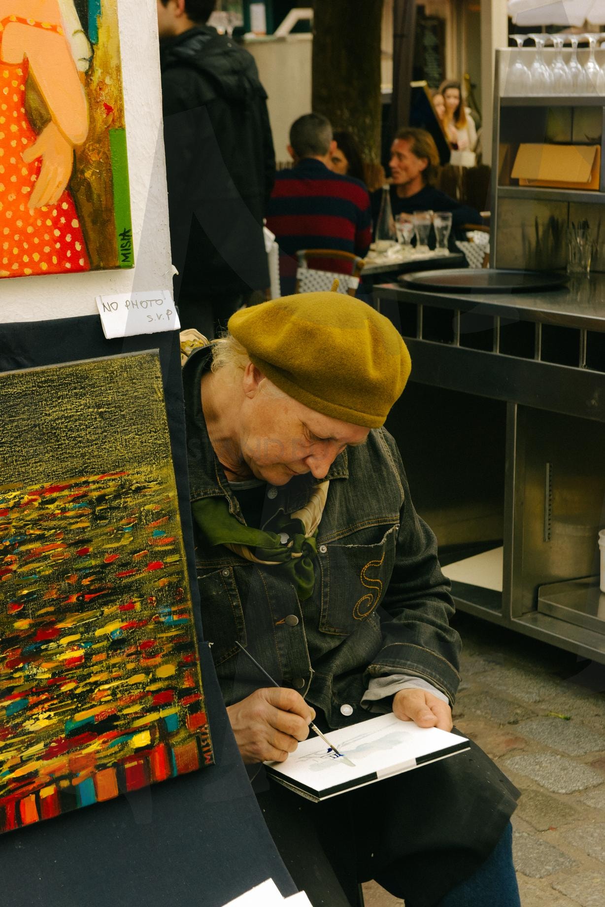 프랑스 파리 그림 그리는 화가 사진 | 프랑스, 파리, 그림, 인물, 화가, 유럽, 여행, 사진, 베레모 | 스탠바이 STANDBUY 디지털 콘텐츠