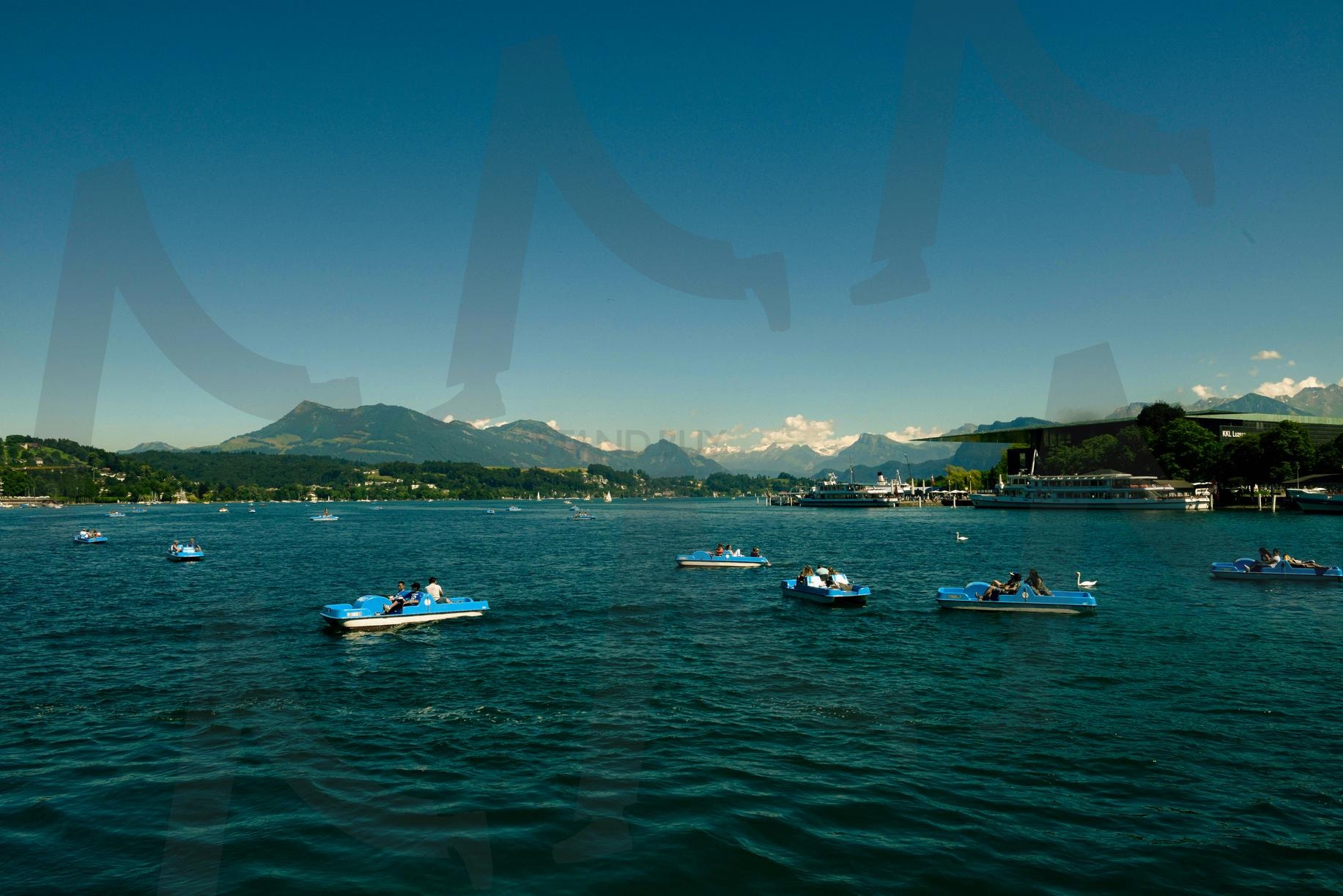 취리히 호수 강 산책길 유럽 감성 | 유럽, 여행, 강, 호수, 자연, 바다, 산, 스위스, 취리히 | 스탠바이 STANDBUY 디지털 콘텐츠