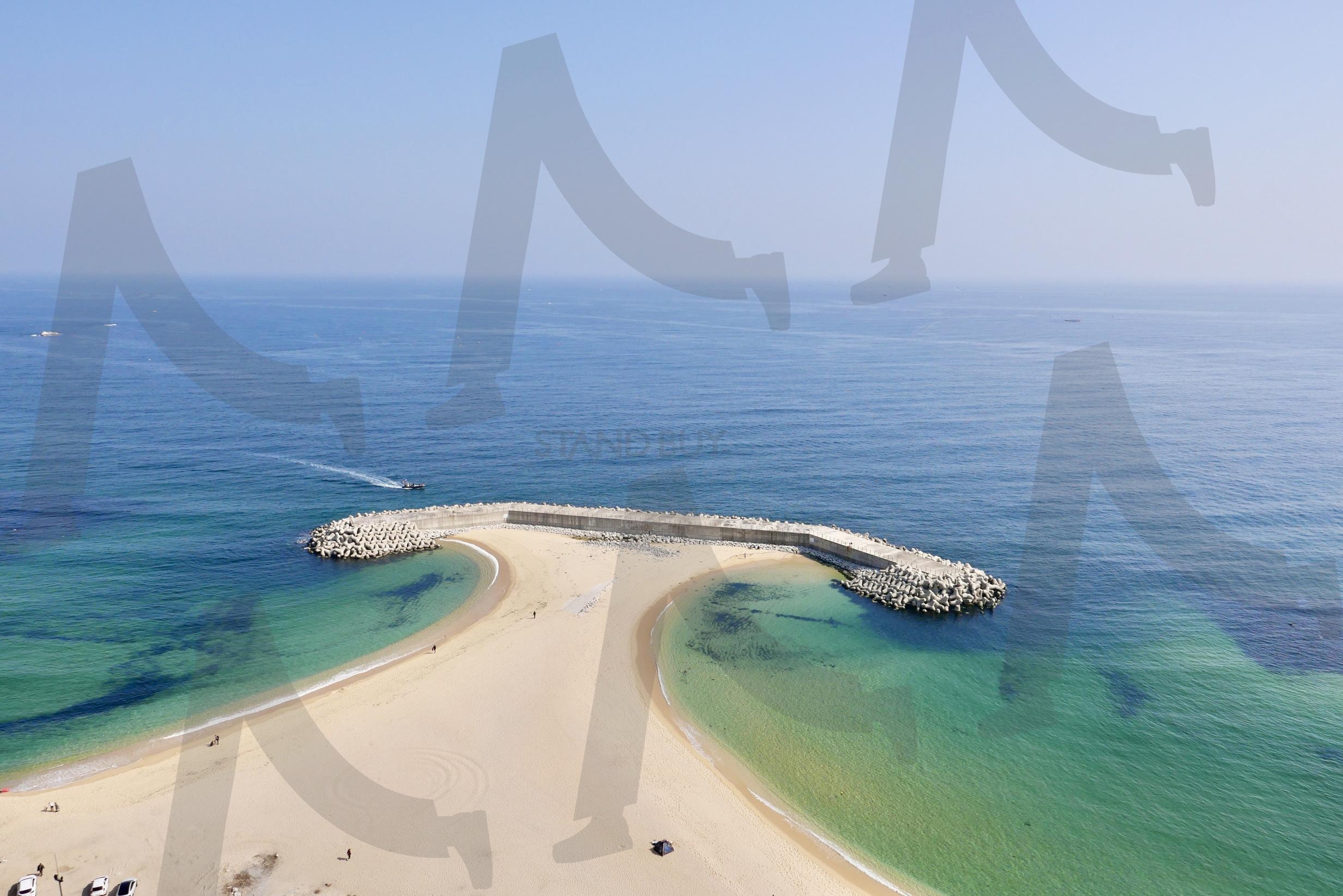 강원 속초 등대해수욕장 Gangwon Sokcho Deungdaebeach | 강원도, 속초, 등대해수욕장, gangwon, sokcho, Deungdaebeach | 스탠바이 STANDBUY 디지털 콘텐츠