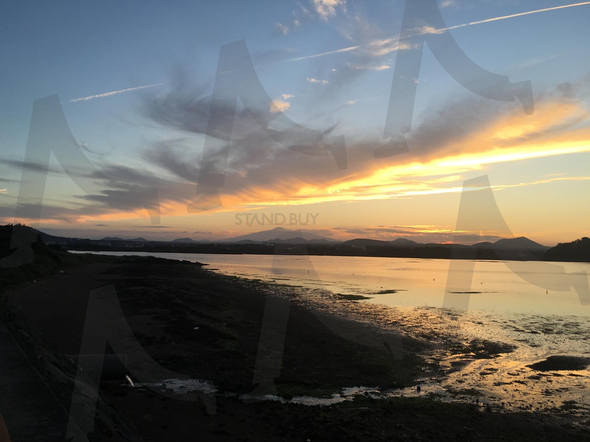 제주바다 | 바다, 제주도, 제주바다, 노을, 저녁노을, 제주저녁, 구름, 바다구름, 햇빛, 감성, 바탕화면, 피어나는구름 | 스탠바이 STANDBUY 디지털 콘텐츠