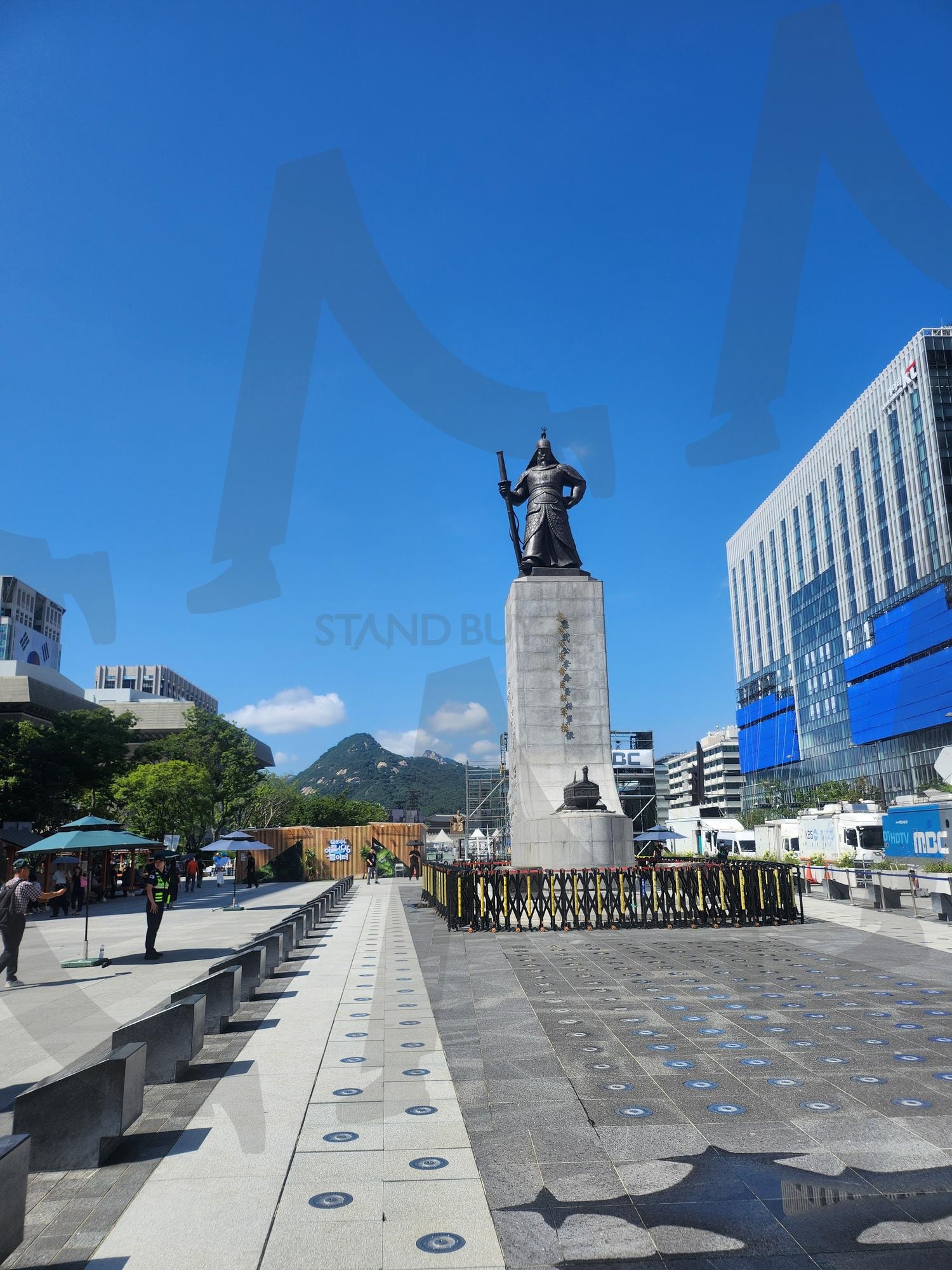 Gwanghwamun Street, Seoul – Where History Meets Modernity | gwanghwamun, Gwanghwamun Street, Gwanghwamun Square, Seoul cityscape, Korea travel, Korean history, palace, modern and tradition, landmark, Cultural Heritage | 스탠바이 STANDBUY 디지털 콘텐츠