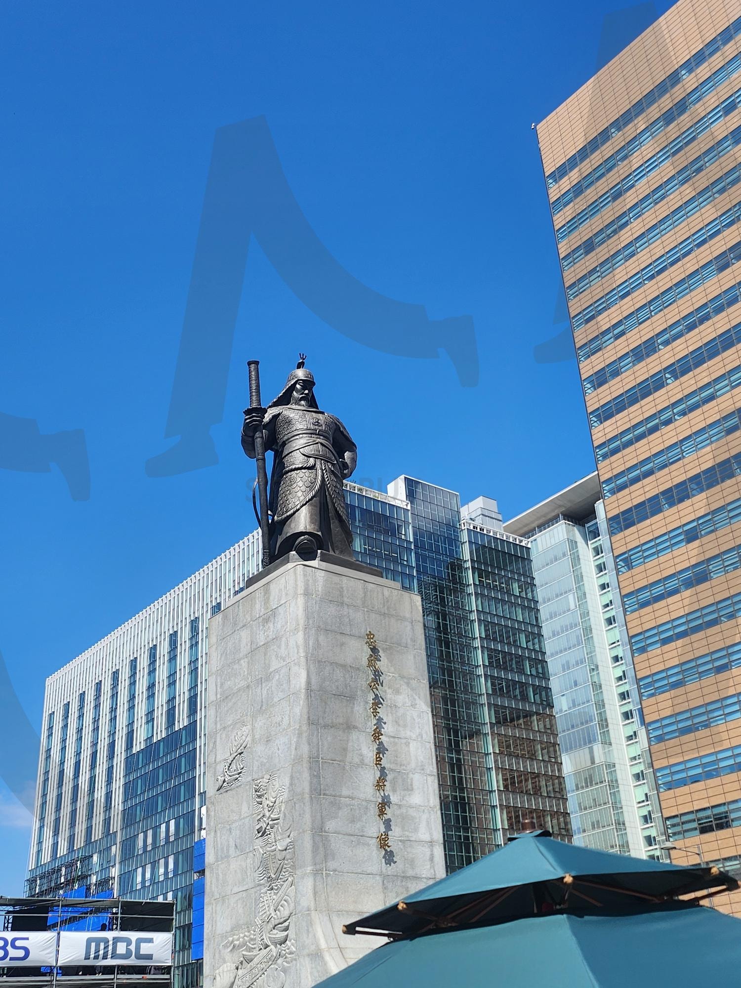 Gwanghwamun Street, Seoul – Where History Meets Modernity | gwanghwamun, Gwanghwamun Street, Gwanghwamun Square, Seoul cityscape, Korea travel, Korean history, palace, modern and tradition, landmark, Cultural Heritage | 스탠바이 STANDBUY 디지털 콘텐츠