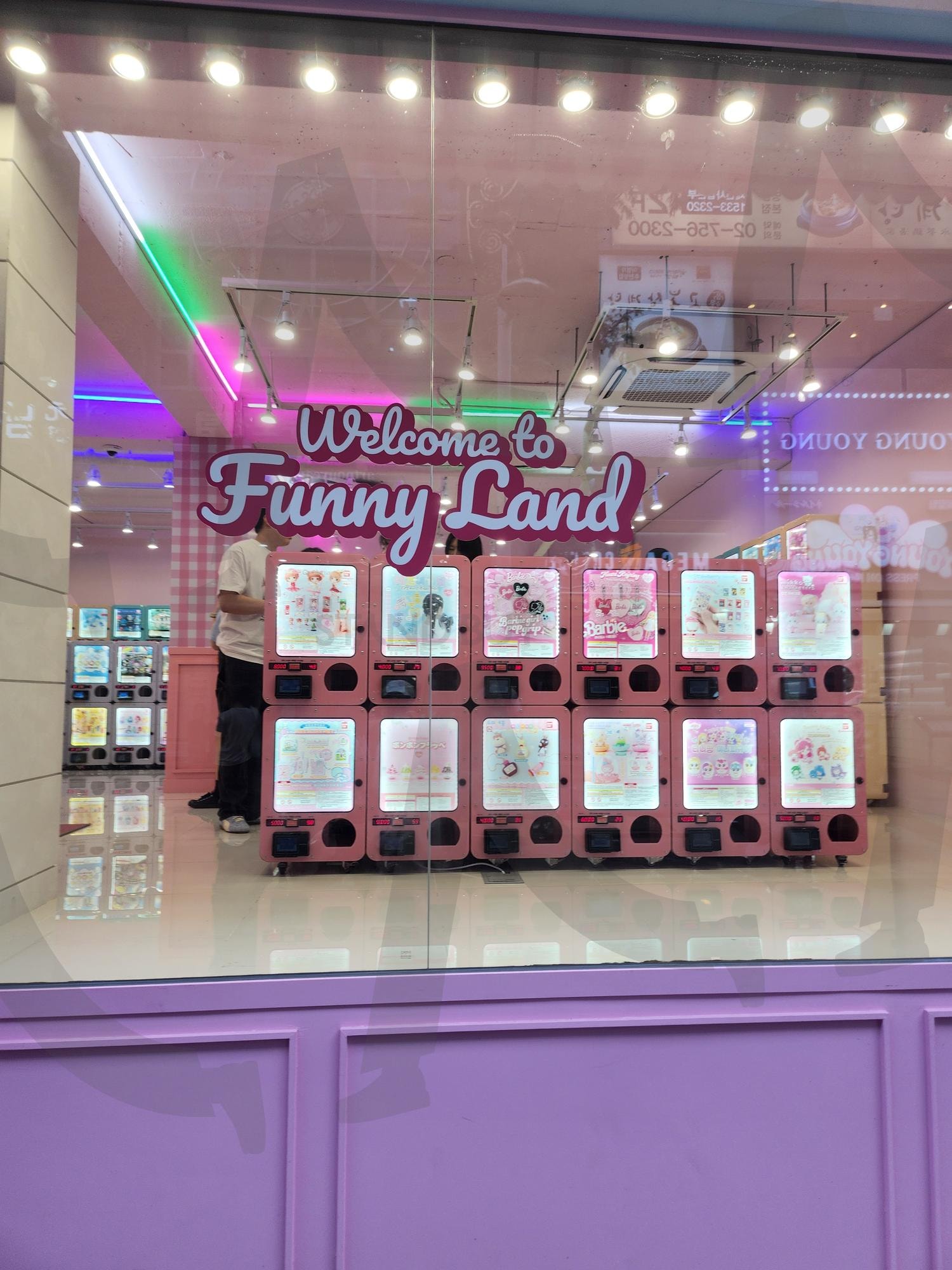 Myeong-dong Shopping Street, Seoul – K-Culture & Trendy Lifestyle | Myeong-dong, Myeong-dong Shopping Street, seoul, k-culture, k-pop, Demon Hunters, fashion street, shopping district, nightlife, urban lifestyle, 명동, 쇼핑, 거리 | 스탠바이 STANDBUY 디지털 콘텐츠
