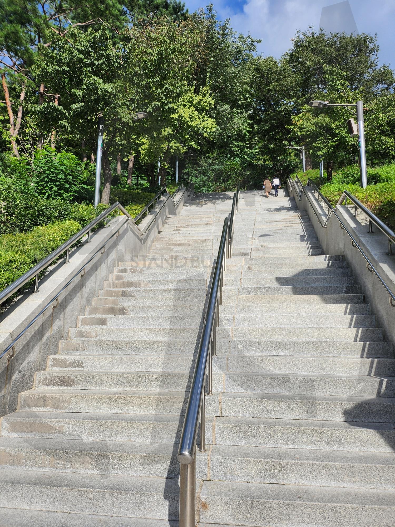 Naksan Park near Daehangno – Scenic Night View & Demon Hunters Vibes | naksan park, Daehangno, city wall trail, Demon Hunters, fantasy vibe, Korea travel, Seoul skyline, cultural street | 스탠바이 STANDBUY 디지털 콘텐츠