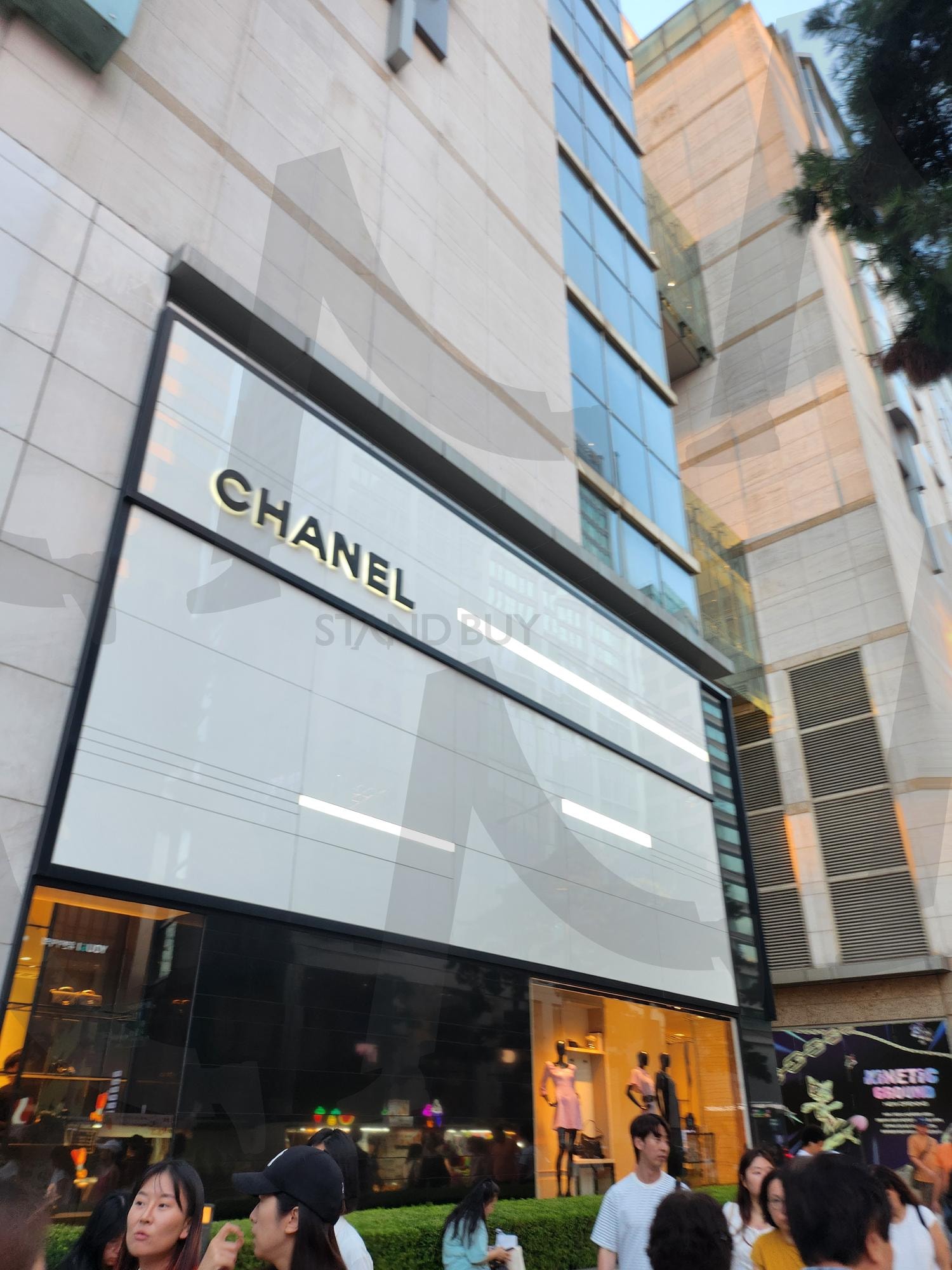 Myeong-dong Shopping Street, Seoul – K-Culture & Trendy Lifestyle | Myeong-dong, Myeong-dong Shopping Street, seoul, k-culture, k-pop, fashion street, shopping district, nightlife, urban lifestyle, 명동, 롯데백화점, 에비뉴엘 | 스탠바이 STANDBUY 디지털 콘텐츠