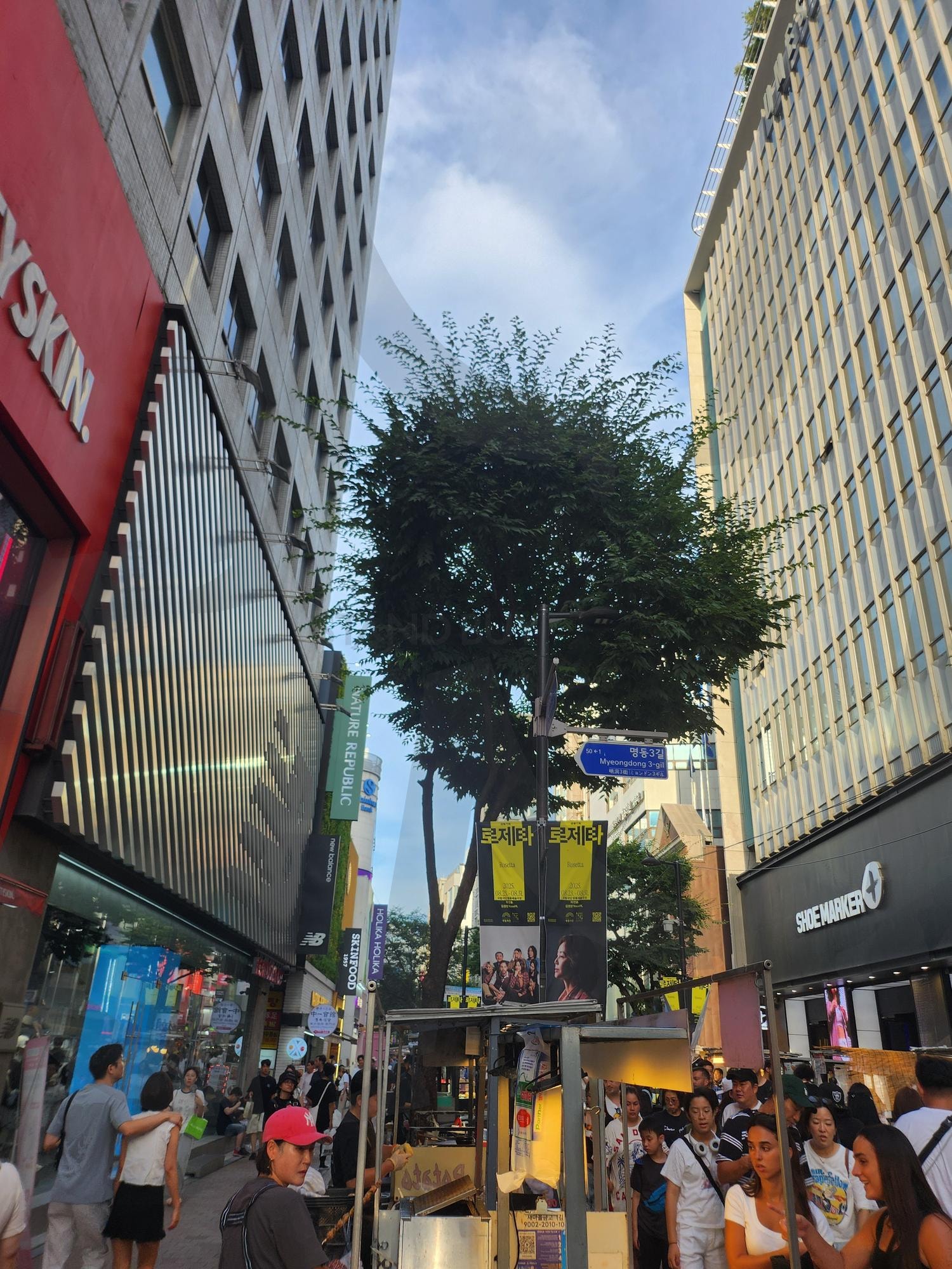 Myeong-dong Shopping Street, Seoul – K-Culture & Trendy Lifestyle | Myeong-dong, Myeong-dong Shopping Street, seoul, k-culture, k-pop, Demon Hunters, fashion street, shopping district, nightlife, urban lifestyle, 명동, 쇼핑, 거리 | 스탠바이 STANDBUY 디지털 콘텐츠