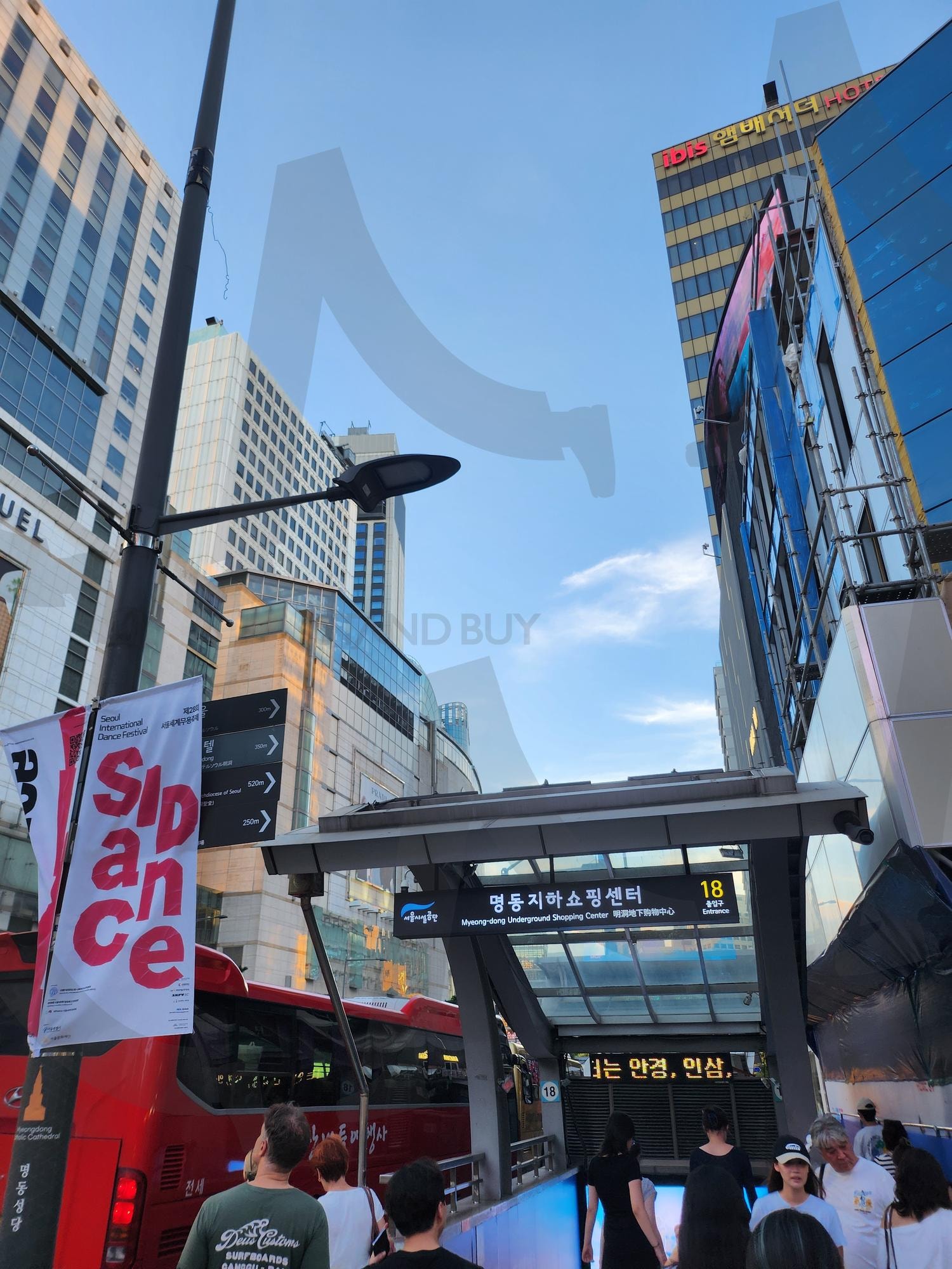 Myeong-dong Shopping Street, Seoul – K-Culture & Trendy Lifestyle | Myeong-dong, Myeong-dong Shopping Street, seoul, k-culture, k-pop, fashion street, shopping district, nightlife, urban lifestyle, 명동, 지하쇼핑센터 | 스탠바이 STANDBUY 디지털 콘텐츠