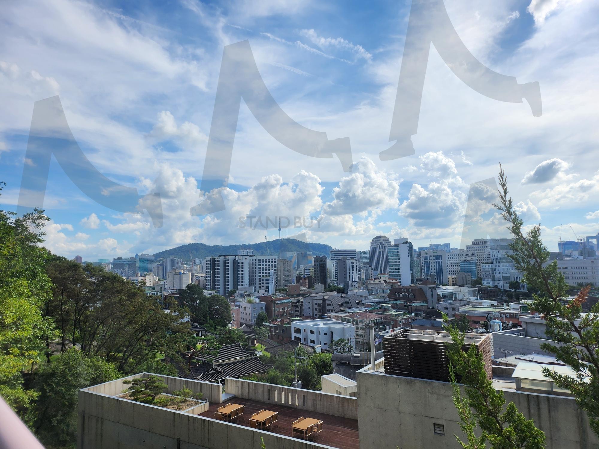 Naksan Park near Daehangno – Scenic Night View & Demon Hunters Vibes | naksan park, Daehangno, city wall trail, Demon Hunters, fantasy vibe, Korea travel, Seoul skyline, cultural street | 스탠바이 STANDBUY 디지털 콘텐츠