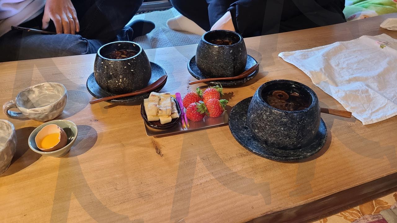 쌍화차 | 쌍화차, 전통차, 전통한방차, 쌍화차명소, 겨울차, 다과, 한국다과, 꿀떡 | 스탠바이 STANDBUY 디지털 콘텐츠