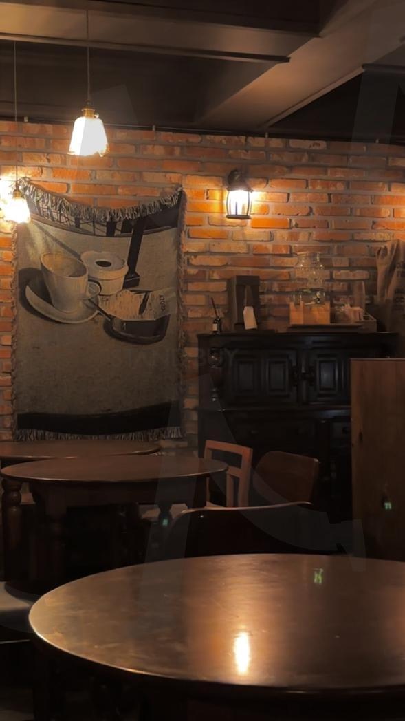 포근하고 편안한 카페 분위기 (2) | 카페, 감성카페, 포근한 분위기, 편안함, 커피, 원두 향, 따뜻함, 은은한 조명 | 스탠바이 STANDBUY 디지털 콘텐츠