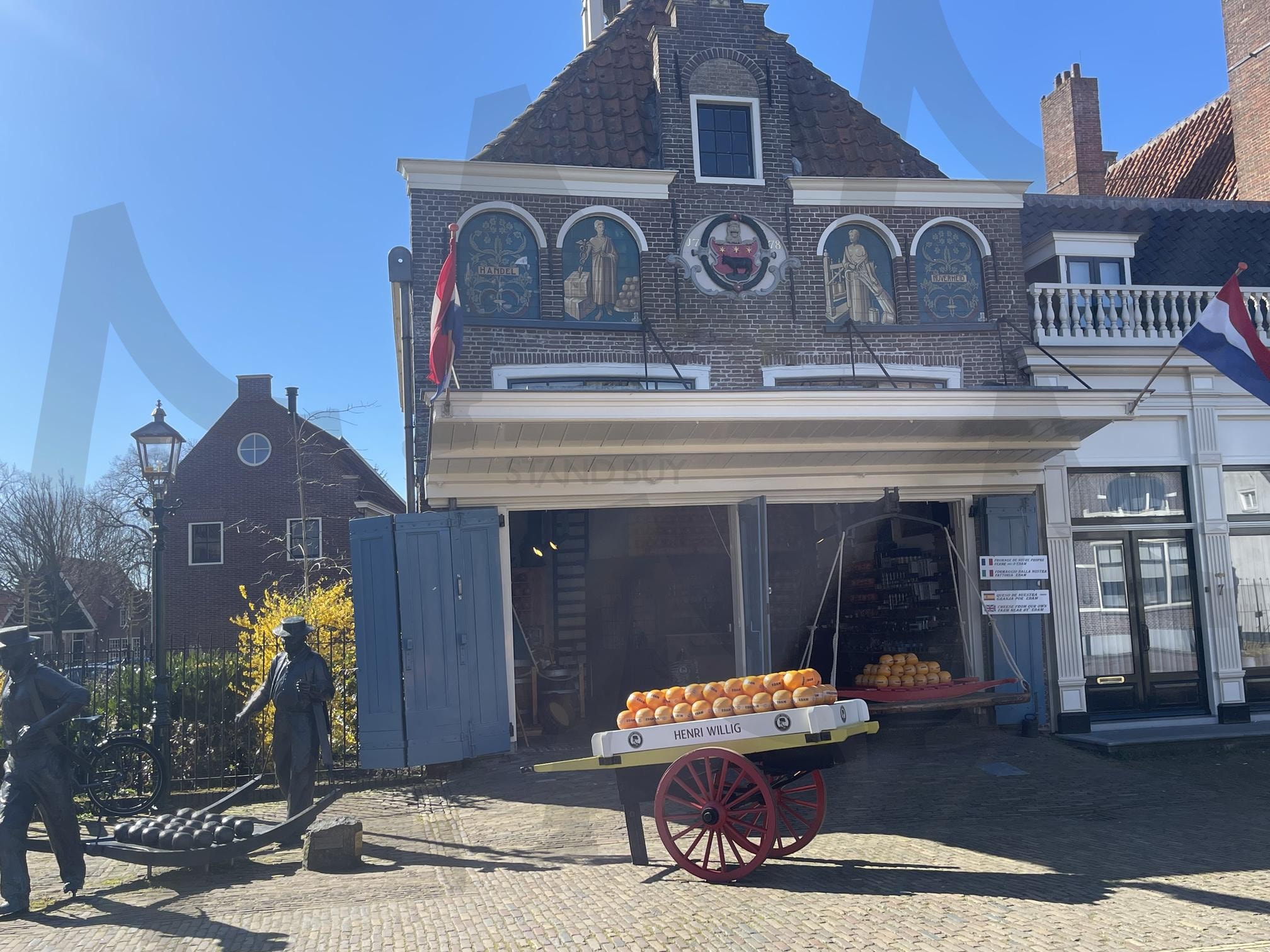 치즈농장 | 치즈농장, 대형치즈, 치즈가게, 치즈판매, 노란색 | 스탠바이 STANDBUY 디지털 콘텐츠