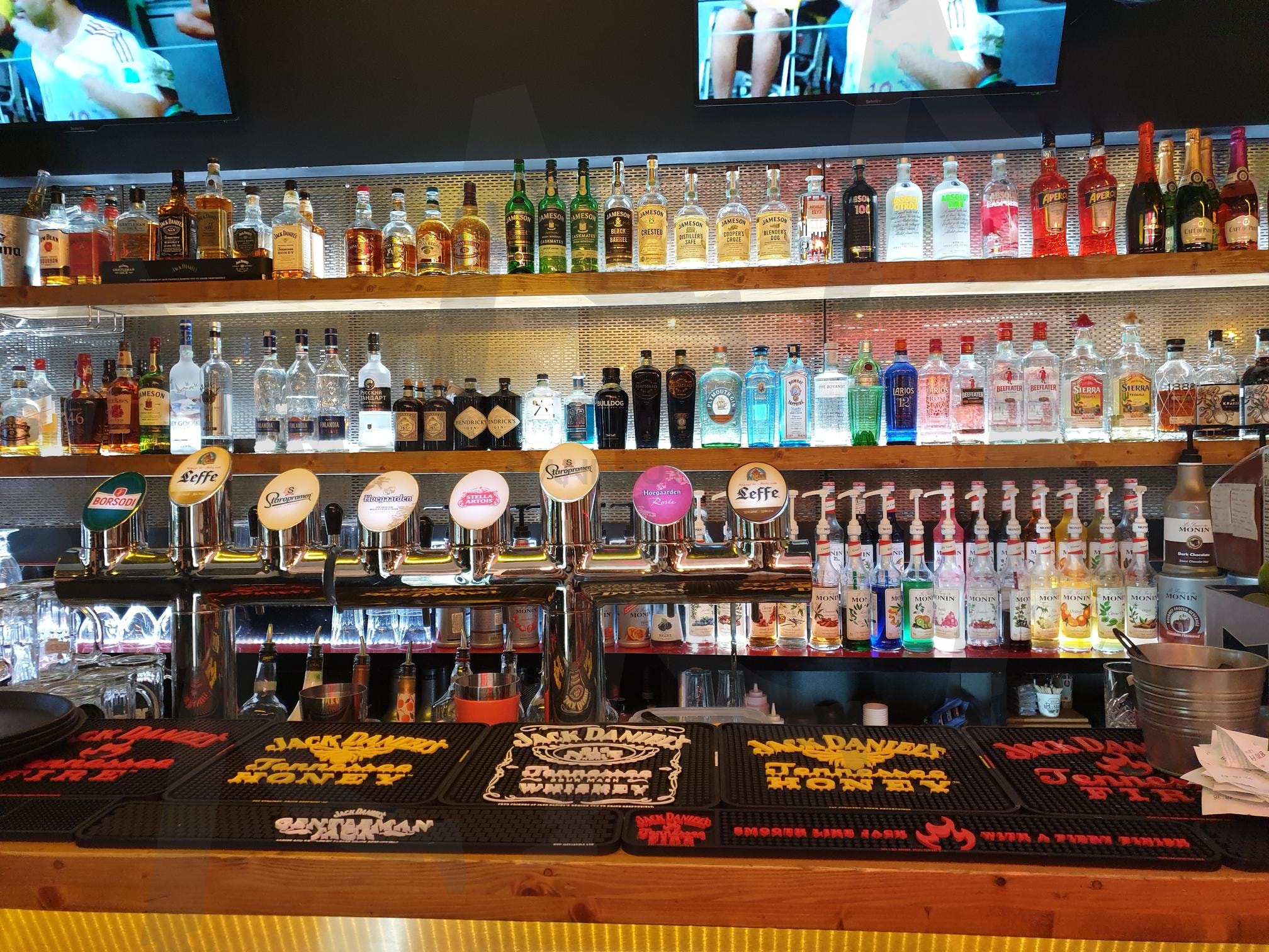 헝가리 바 | 칵테일, 바, 헝가리, 부다페스트, 생맥주 | 스탠바이 STANDBUY 디지털 콘텐츠