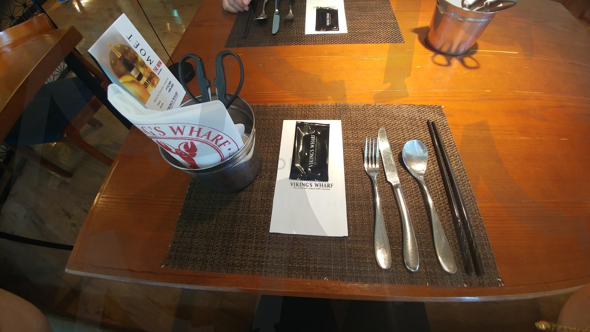 예전 바이킹스워프 | 초기, 바이킹스워프, 테이블, 레스토랑, 외식 | 스탠바이 STANDBUY 디지털 콘텐츠