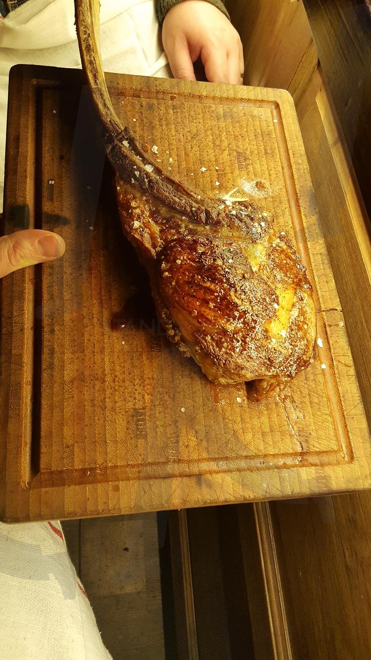 바르샤바 | 바르샤바, 폴란드, 미슐랭, 레스토랑, 스테이크 | 스탠바이 STANDBUY 디지털 콘텐츠