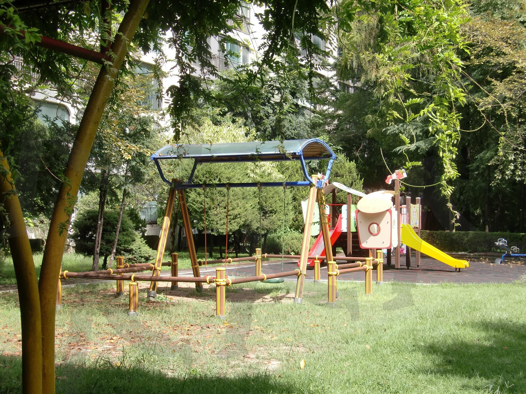 놀이터 | 놀이터, playground, 아파트, apartment, APT, 나무, tree, Casioexlimz400 | 스탠바이 STANDBUY 디지털 콘텐츠