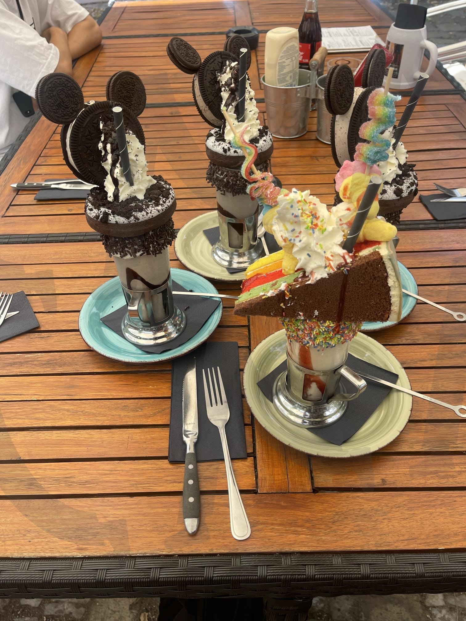 카페 | 디저트, 쉐이크, 오레오, 케이크, 당충전 | 스탠바이 STANDBUY 디지털 콘텐츠