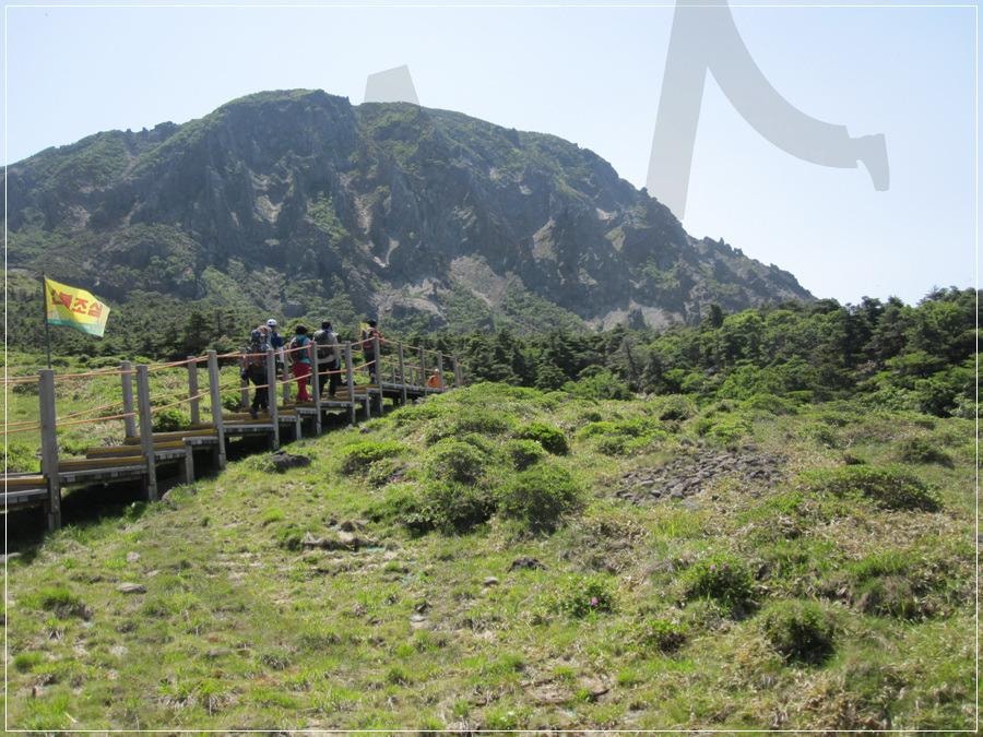 “한라산 초여름 풍경 – 2012년 6월 푸른 윗세오름과 방아오름” | 한라산, 여름산행, 백록담, 윗세오름, 제주등산 | 스탠바이 STANDBUY 디지털 콘텐츠