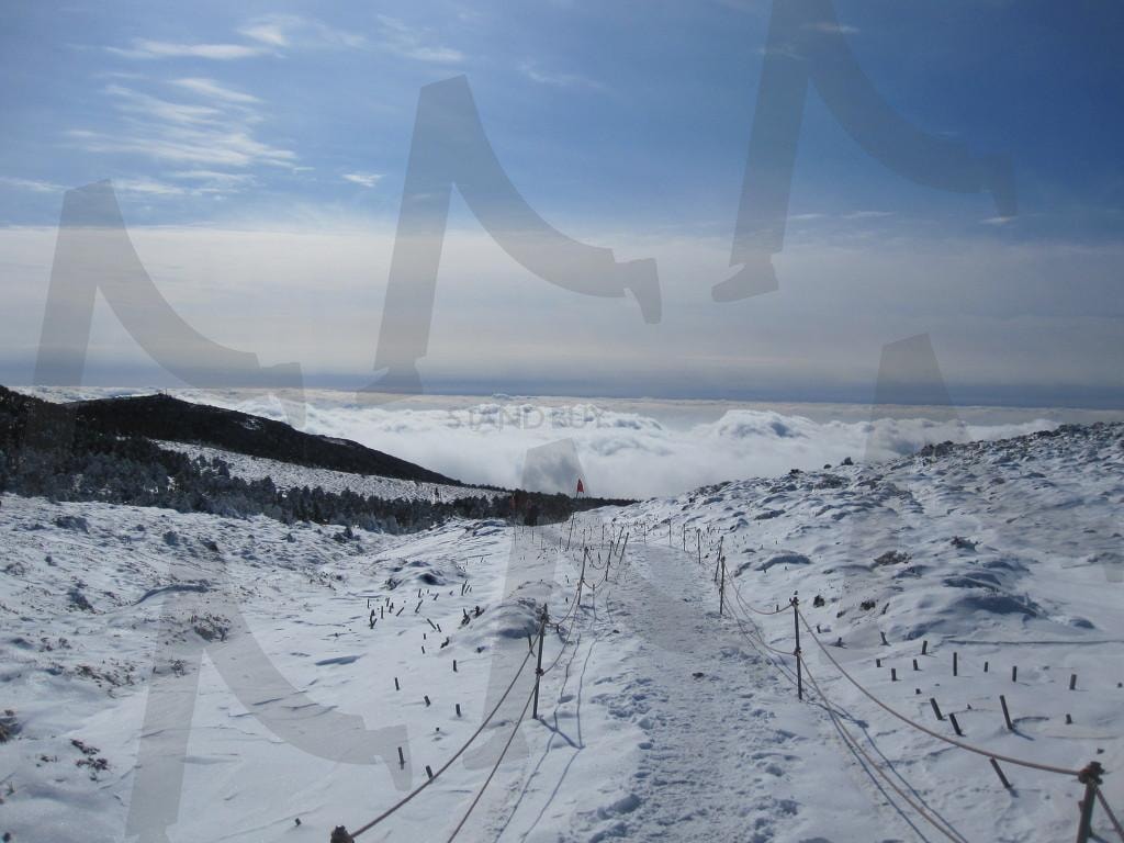 “한라산 겨울 설경 – 2013년 1월 눈 덮인 백록담과 설원”5 | 한라산, 제주도, 겨울산행, 설경, 한국자연 | 스탠바이 STANDBUY 디지털 콘텐츠