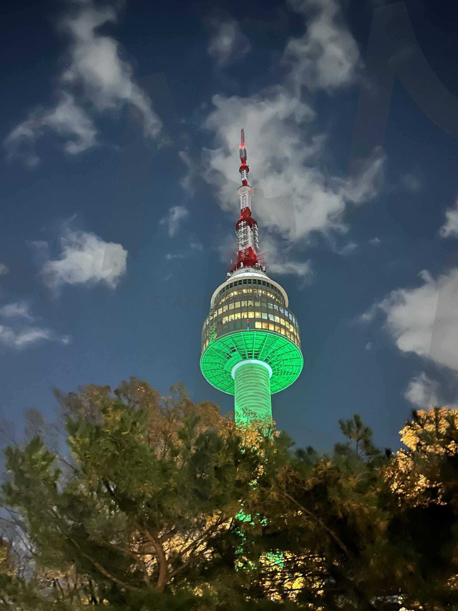 서울 타워 야경 | 서울야경, 야경명소, 도시뷰, 밤산책, 서울여행, 서울남산타워 | 스탠바이 STANDBUY 디지털 콘텐츠