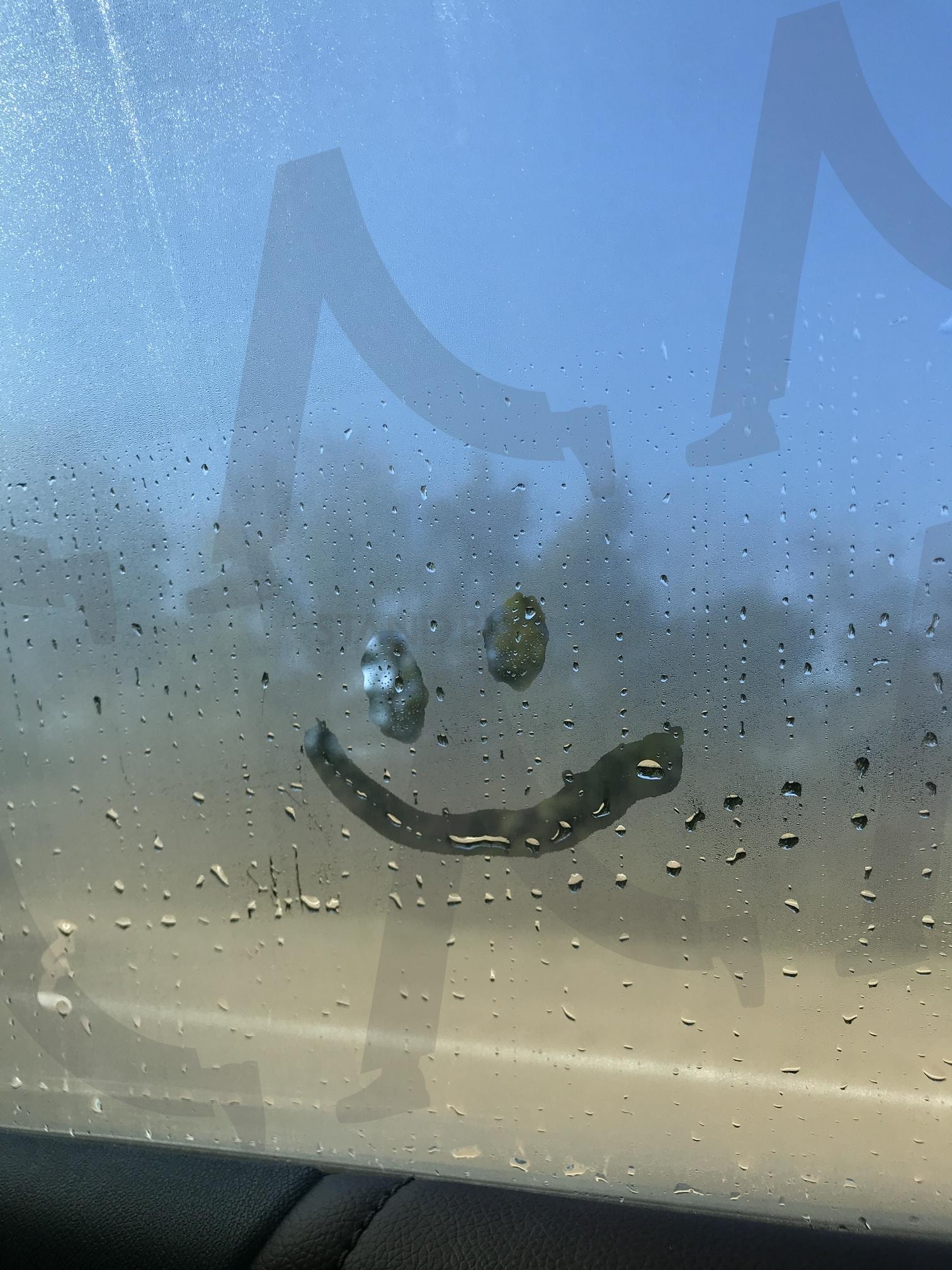 스마일 | 스마일, 하늘, 수증기, 도로, 행복 | 스탠바이 STANDBUY 디지털 콘텐츠