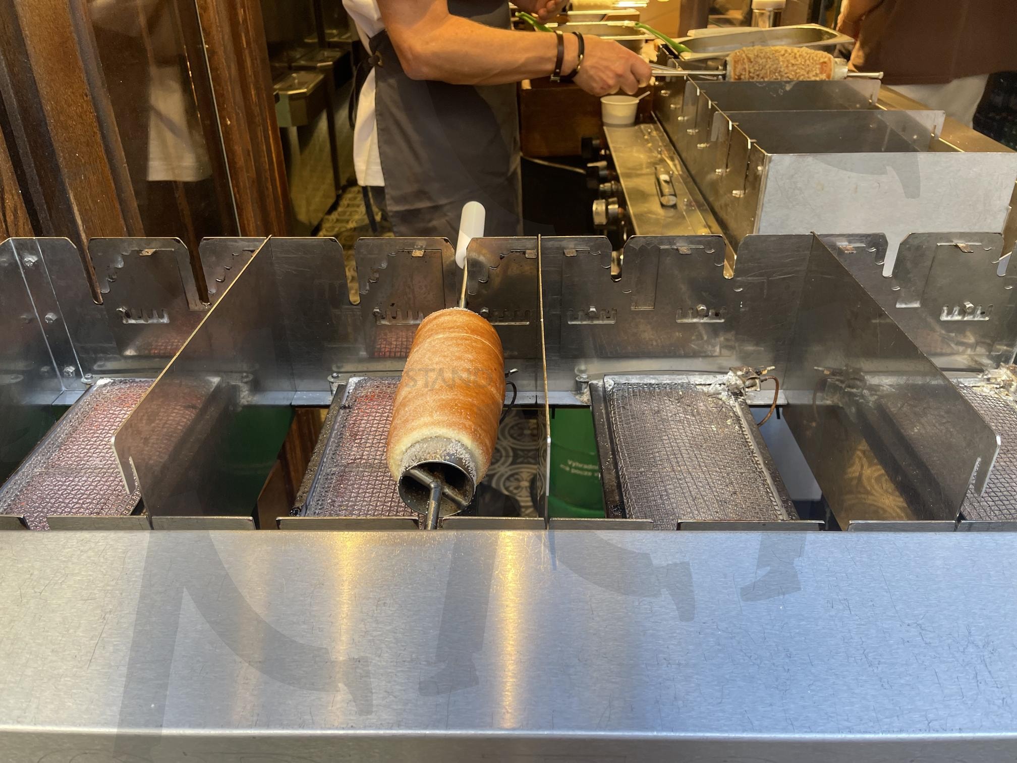 체코 | 체코, 프라하, 간식, Trdelník (트르들니크), 설탕, 견과류 | 스탠바이 STANDBUY 디지털 콘텐츠