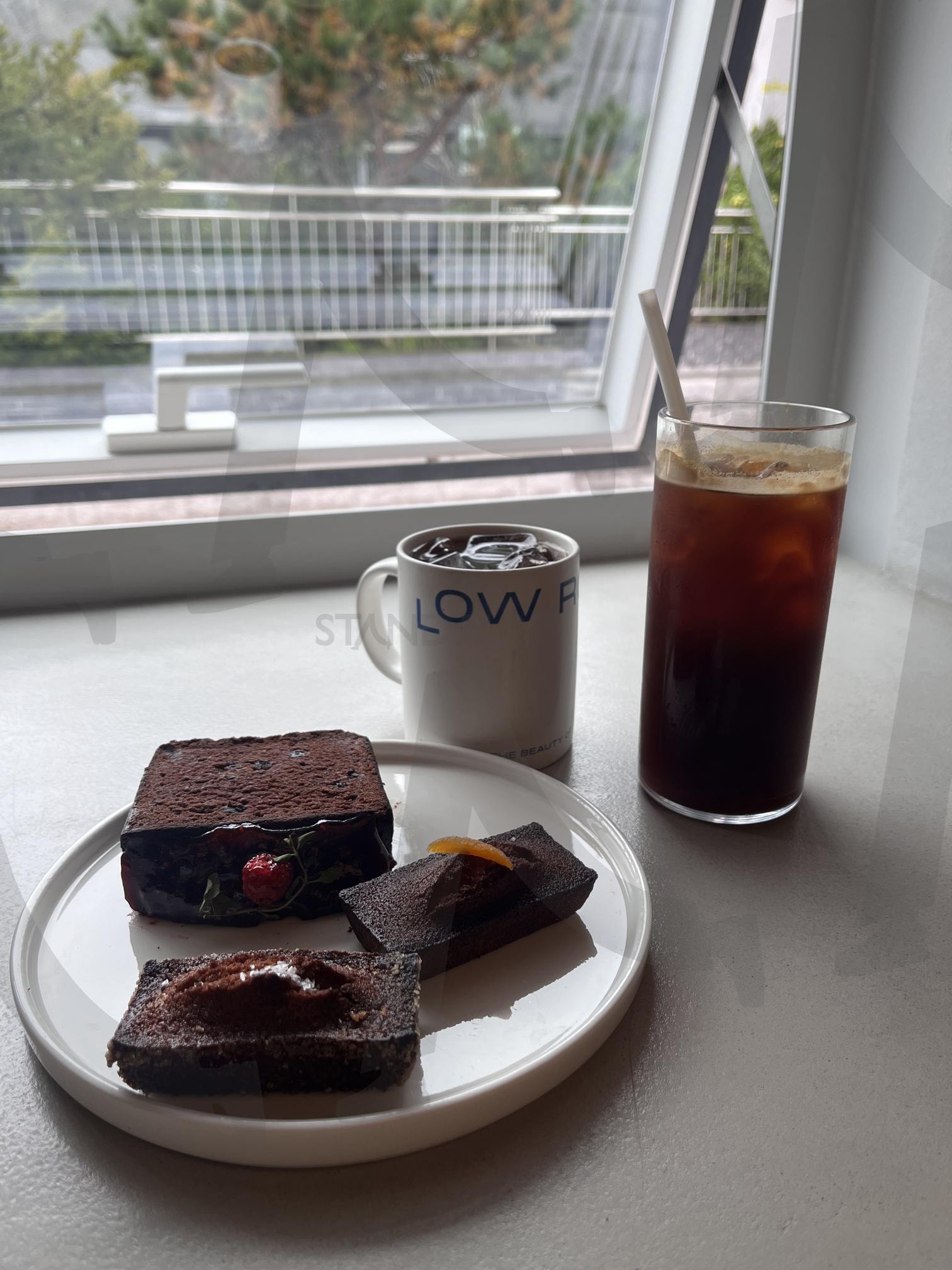 카페 | 카페, 나들이, 힐링, 브라우니, 아메리카노 | 스탠바이 STANDBUY 디지털 콘텐츠