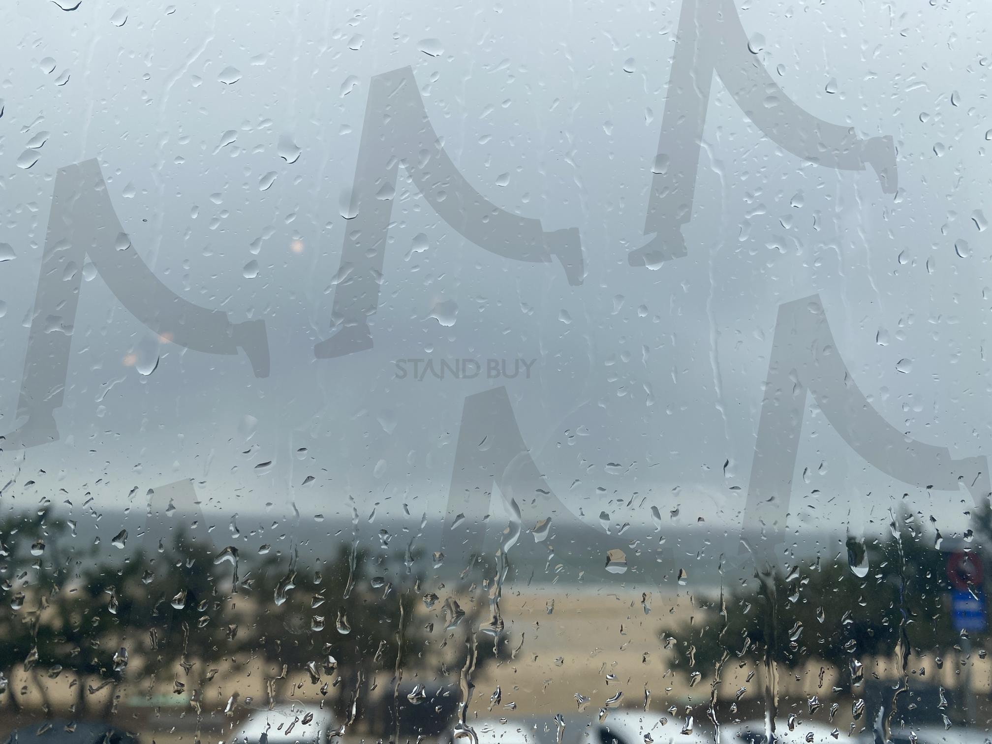 창밖을 적시는 빗속의 바다 | 빗방울, 창문뷰, 비오는날, 감성사진, 흐린날씨, 바닷가풍경 | 스탠바이 STANDBUY 디지털 콘텐츠