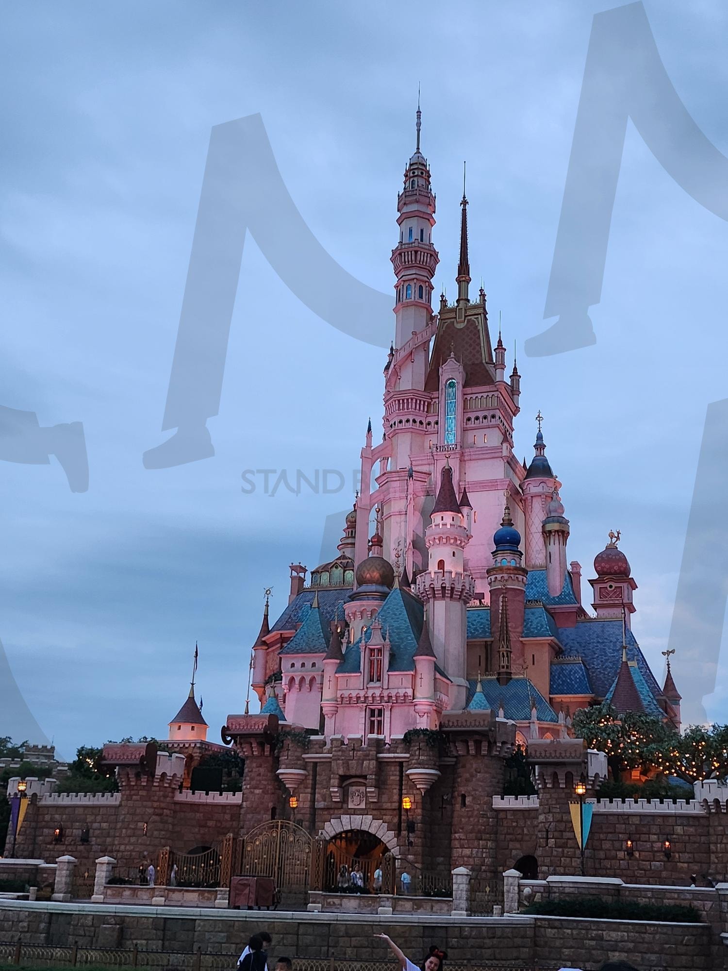 홍콩 디즈니랜드 | 홍콩, 디즈니랜드, 놀이공원, 여행, 테마파크 | 스탠바이 STANDBUY 디지털 콘텐츠