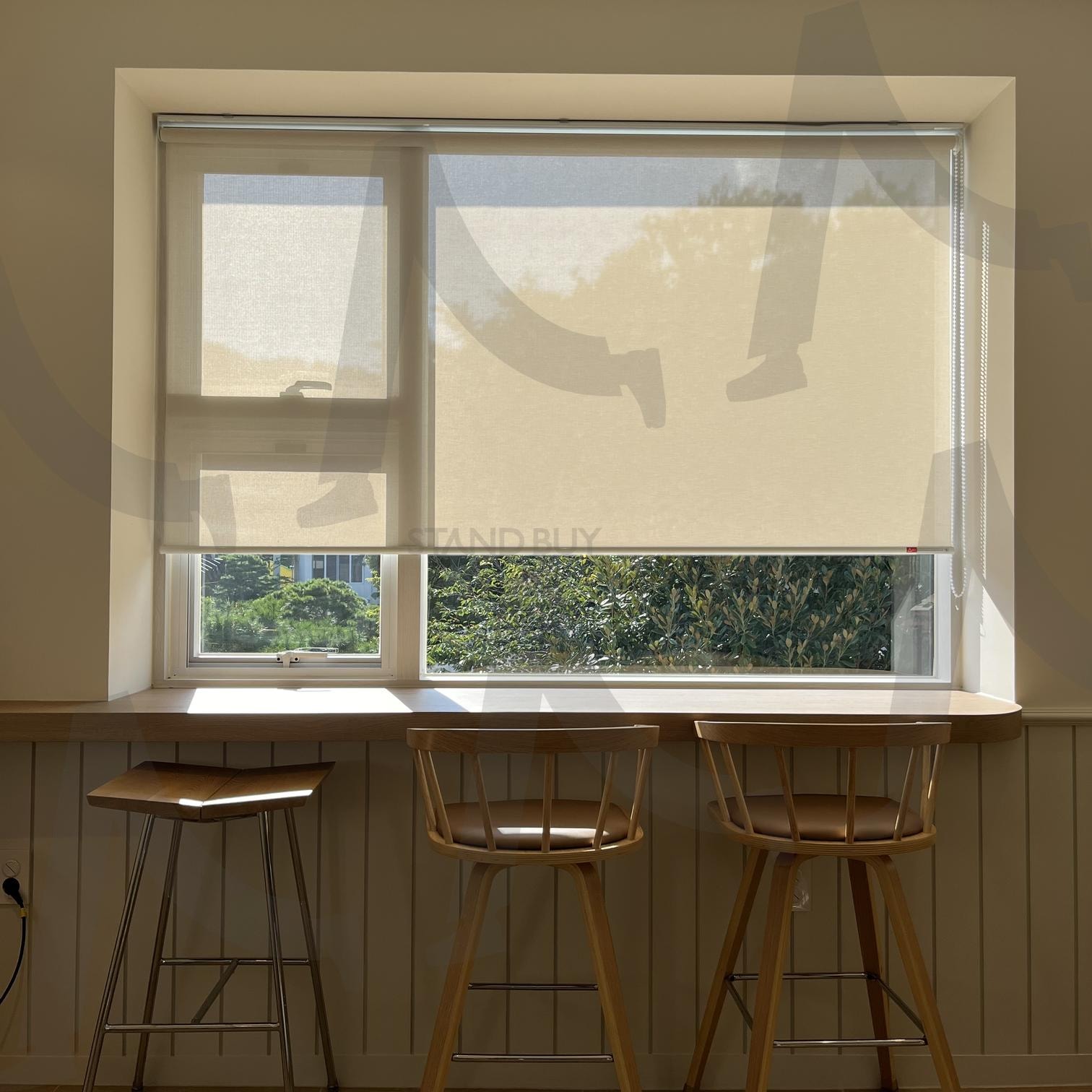 카페의 햇살 들어오는 창 | 카페, 햇살, 낮, 통창, 분위기, 감성, 인스타, 창문, 정서적, 감성사진, 의자, 카페풍경 | 스탠바이 STANDBUY 디지털 콘텐츠