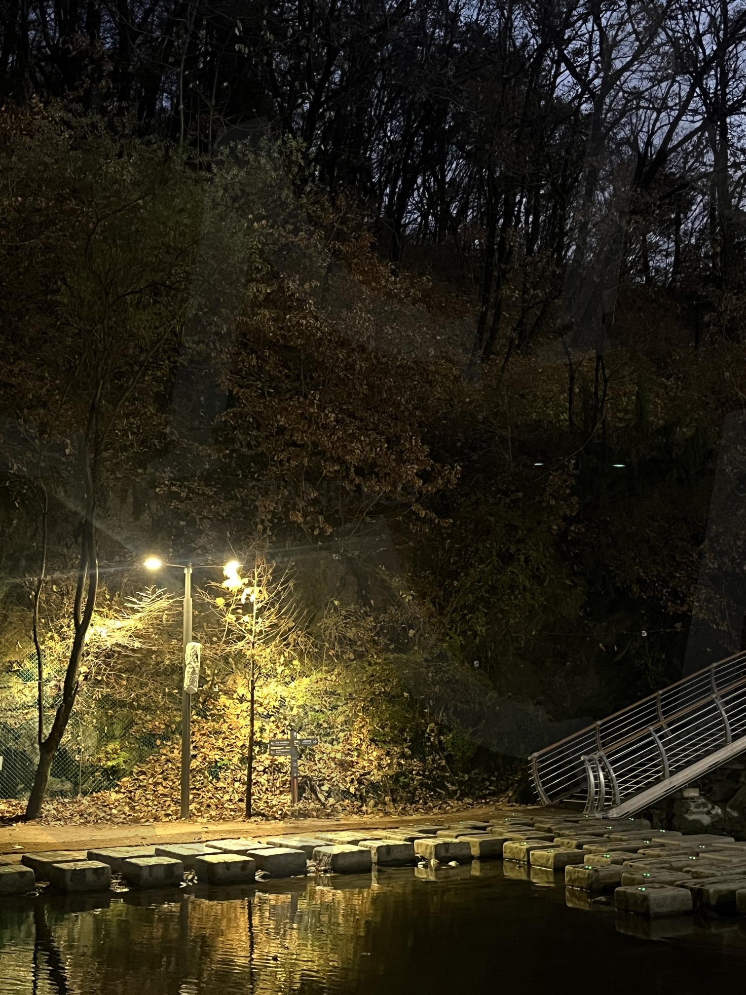 가로등 해질녘 감성 | 감성, 감성사진, 가로등, 빛, 따스한, 따뜻한, 저녁, 해질녘, 조용한, 평화로운, 한적한, 몽글몽글한 | 스탠바이 STANDBUY 디지털 콘텐츠