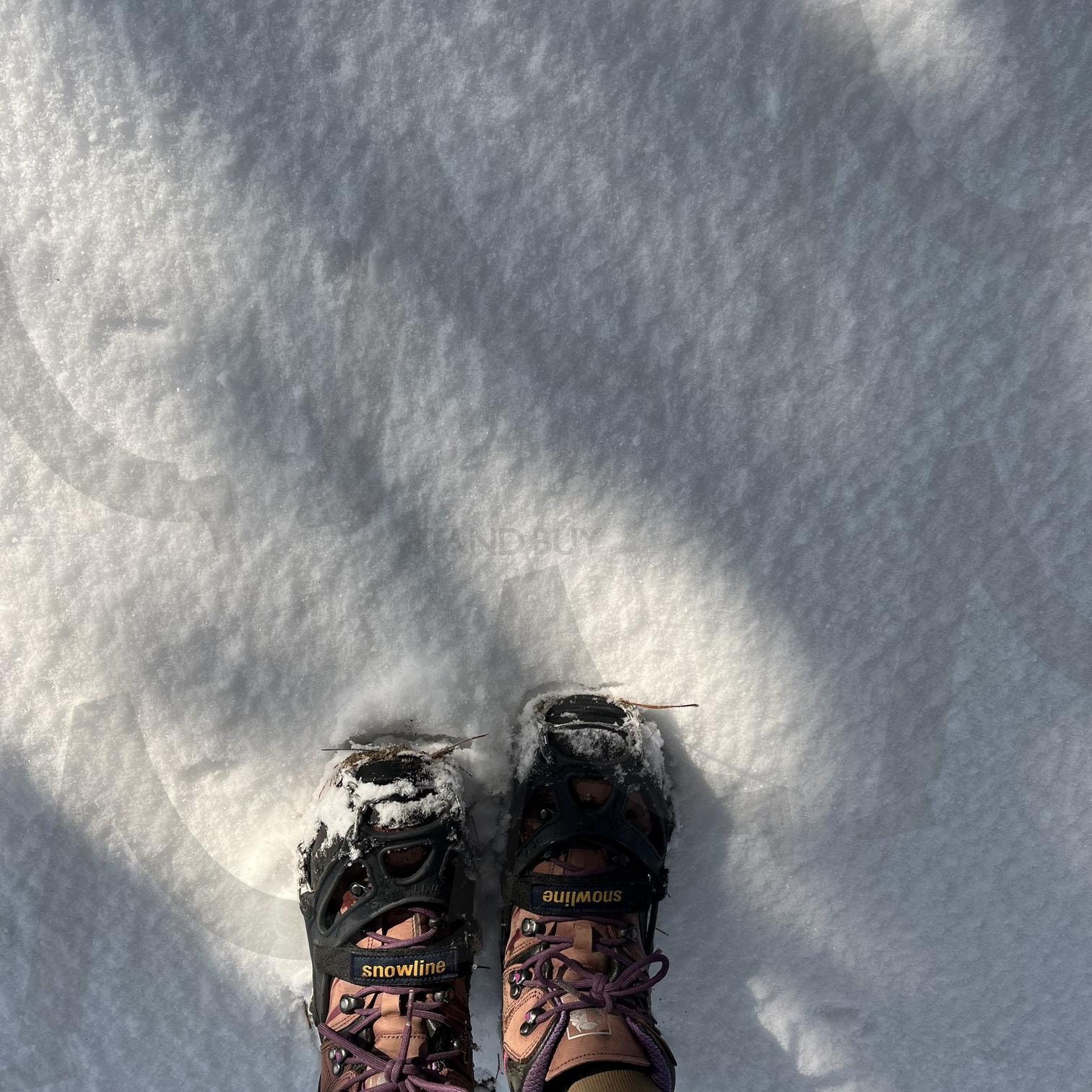 눈 오는 날 등산 | 등산, 눈, 겨울, 등산인증, 인증, 일상, 등산화, 아이젠, 얼음, 깨끗한, 순수, 차가운, 추운, 신발, 발 | 스탠바이 STANDBUY 디지털 콘텐츠