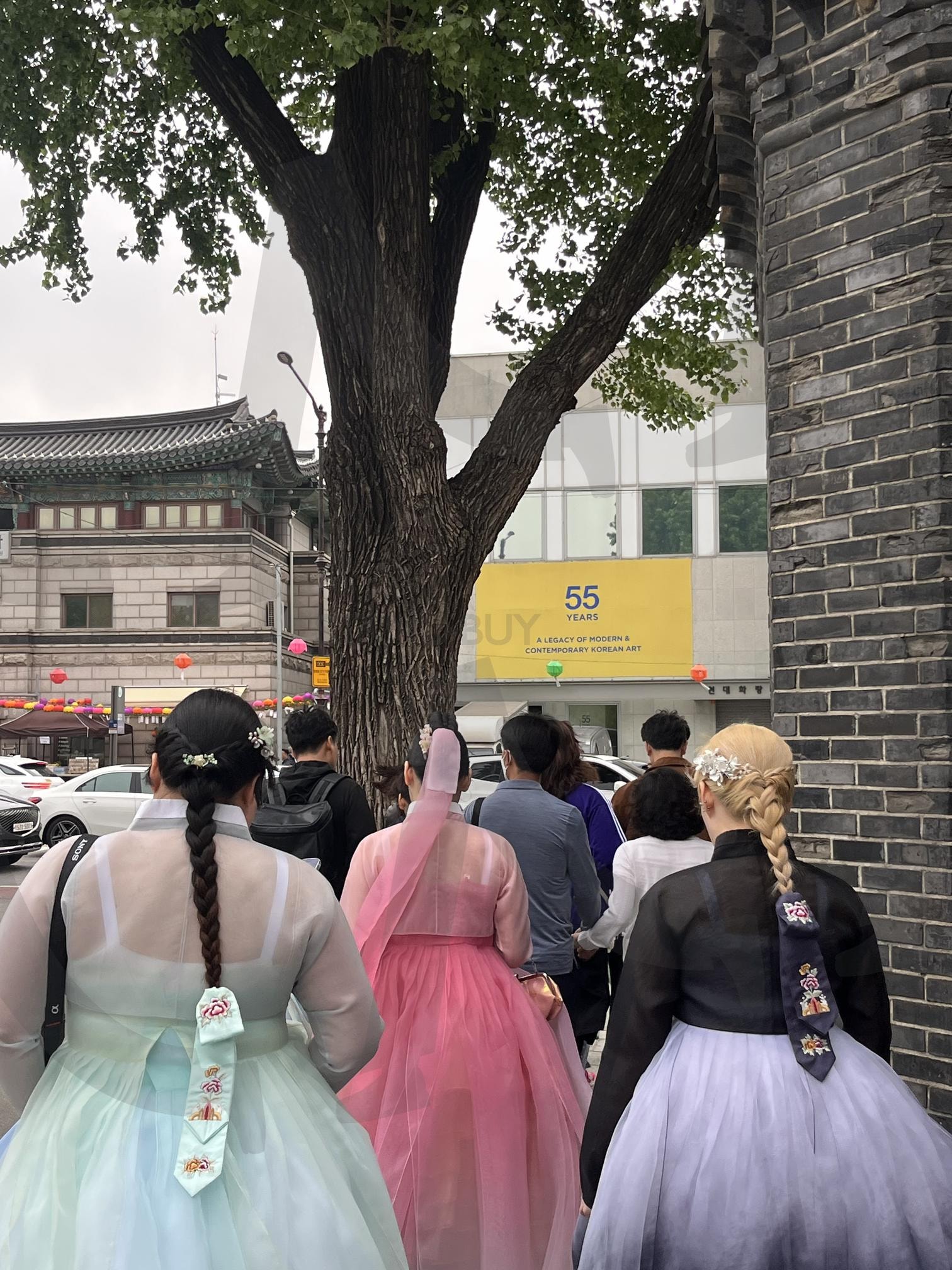 한복 입은 외국 소녀들 경복궁 | 경복궁, 한복, 관광, 관광객, 여행, 외국인, 댕기, 드레스, 삼청동, 광화문, 예쁜, 여성스러운, 전통, 전통문화, Hanbok, hanboknam, 한복남, 한복체험, 소녀, 여자, 외국소녀, 외국여자 | 스탠바이 STANDBUY 디지털 콘텐츠