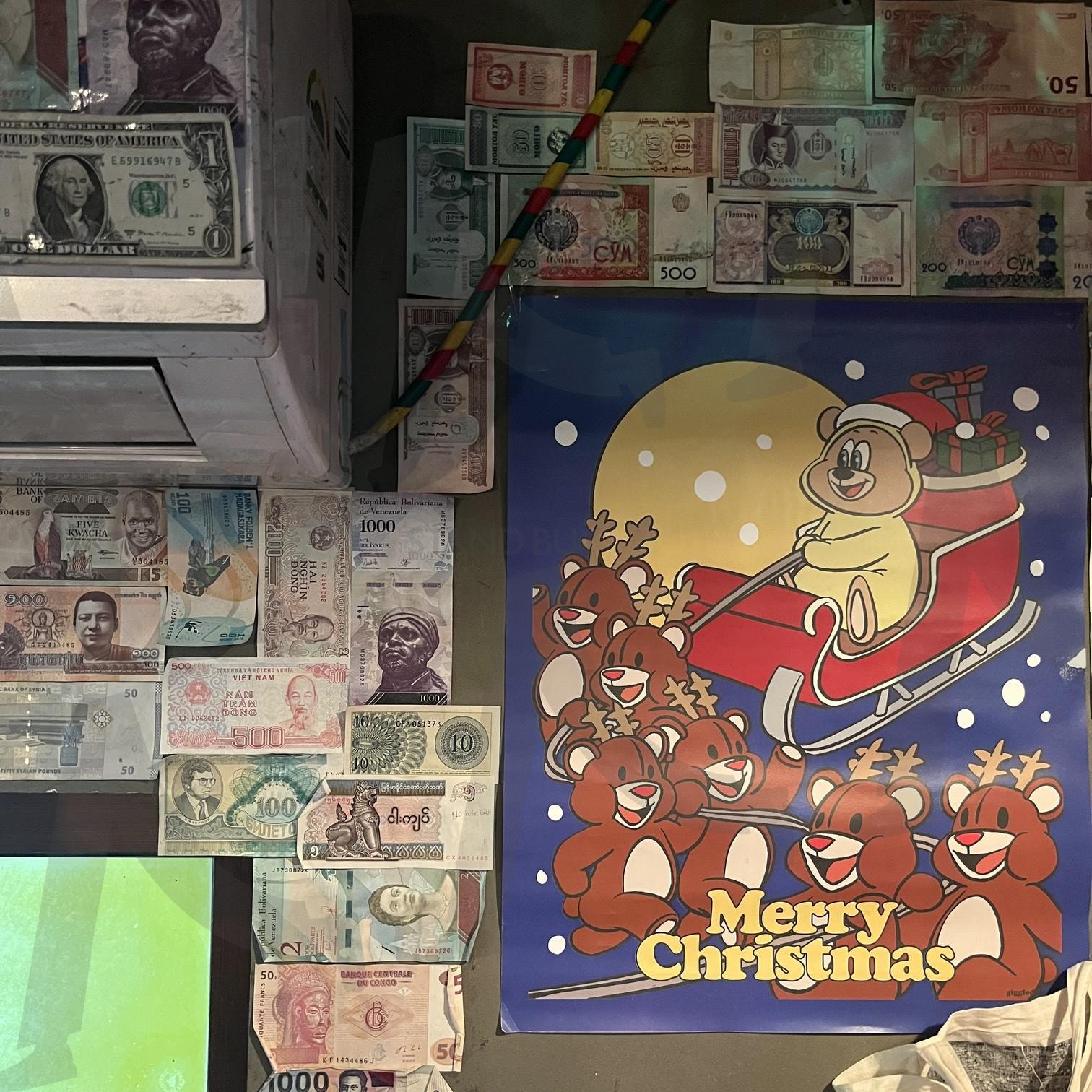 서촌 칵테일바 벽면 크리스마르 데코 | 크리스마스, 서촌, 칵테일바, 인테리어, 데코, 일상, 블로그, 인스타, 인증, 연말, 모임, 빈티지, 앤티크, 감성, 감성사진 | 스탠바이 STANDBUY 디지털 콘텐츠