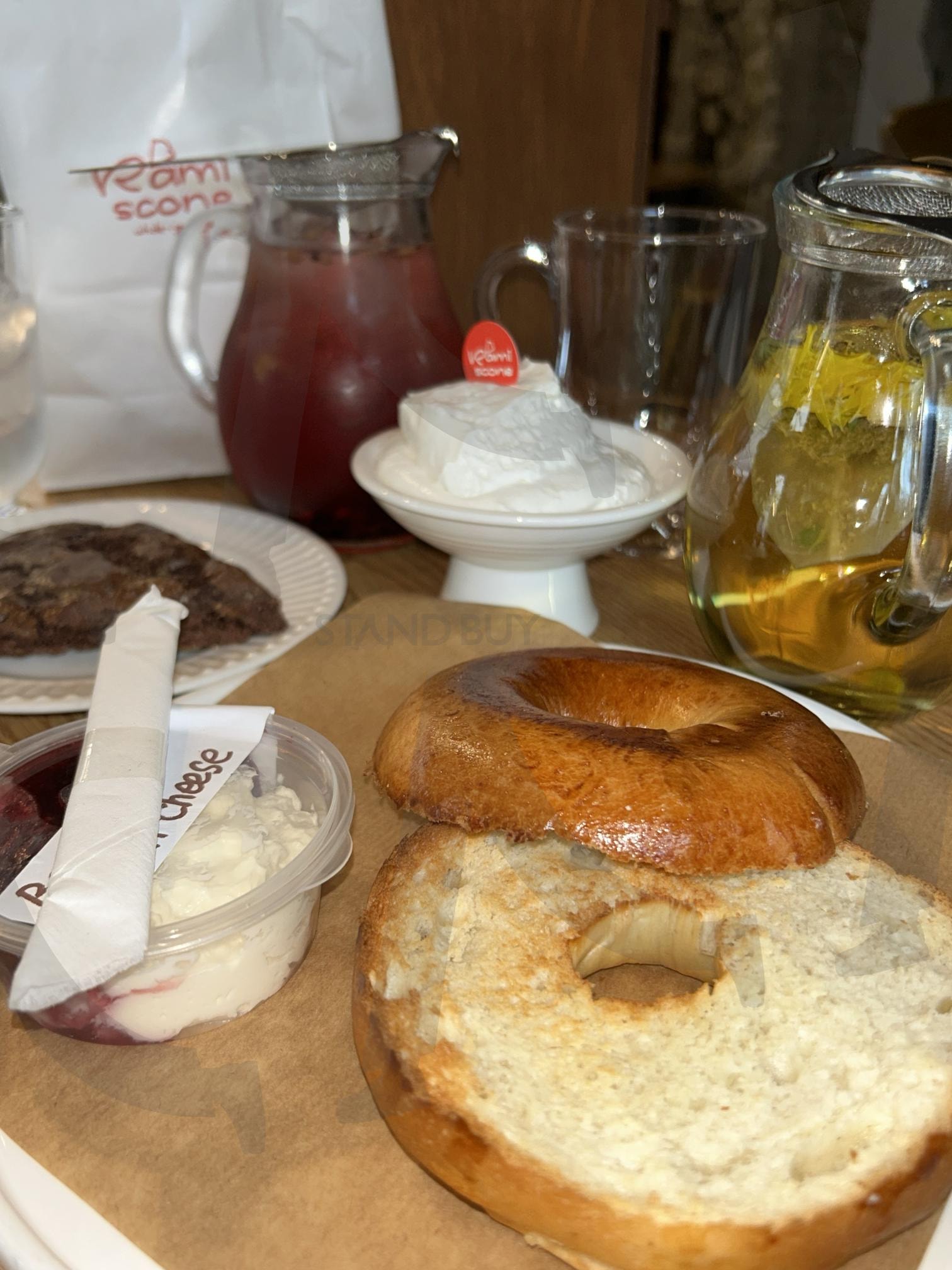 익선동 라미스콘 | 익선동, 카페, 베이커리, 스콘, 베이글, 생크림, 일상, 먹방, 블로그, 사진, 음식사진, 카페사진, 인증, 브런치, 디저트, 감성, mz, 엠지, 인스타 | 스탠바이 STANDBUY 디지털 콘텐츠