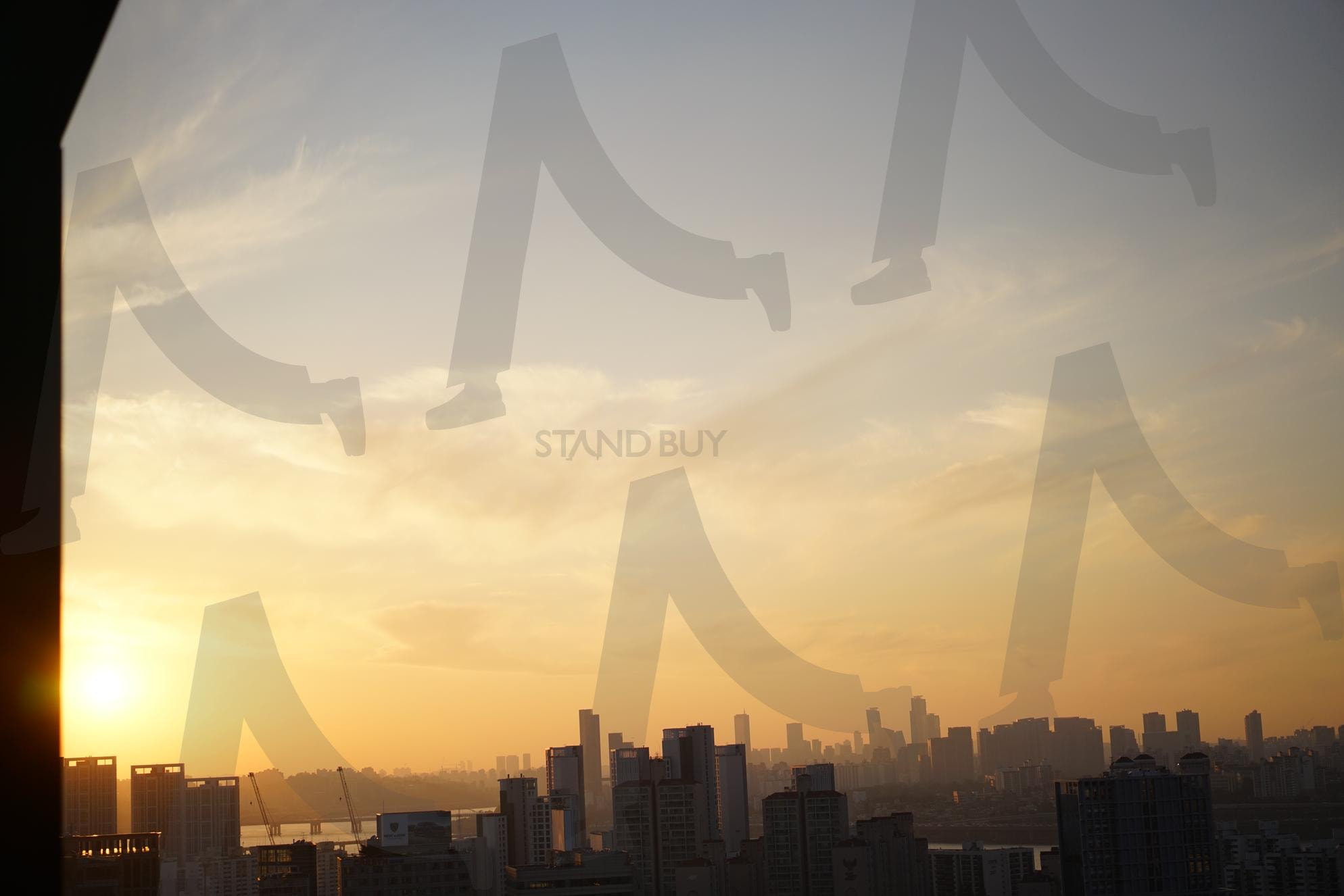 Seoul Sunset Sky — Warm Golden Hour City Silhouette | silhouette, seoul, Seoul City, urban view, background, high resolution | 스탠바이 STANDBUY 디지털 콘텐츠