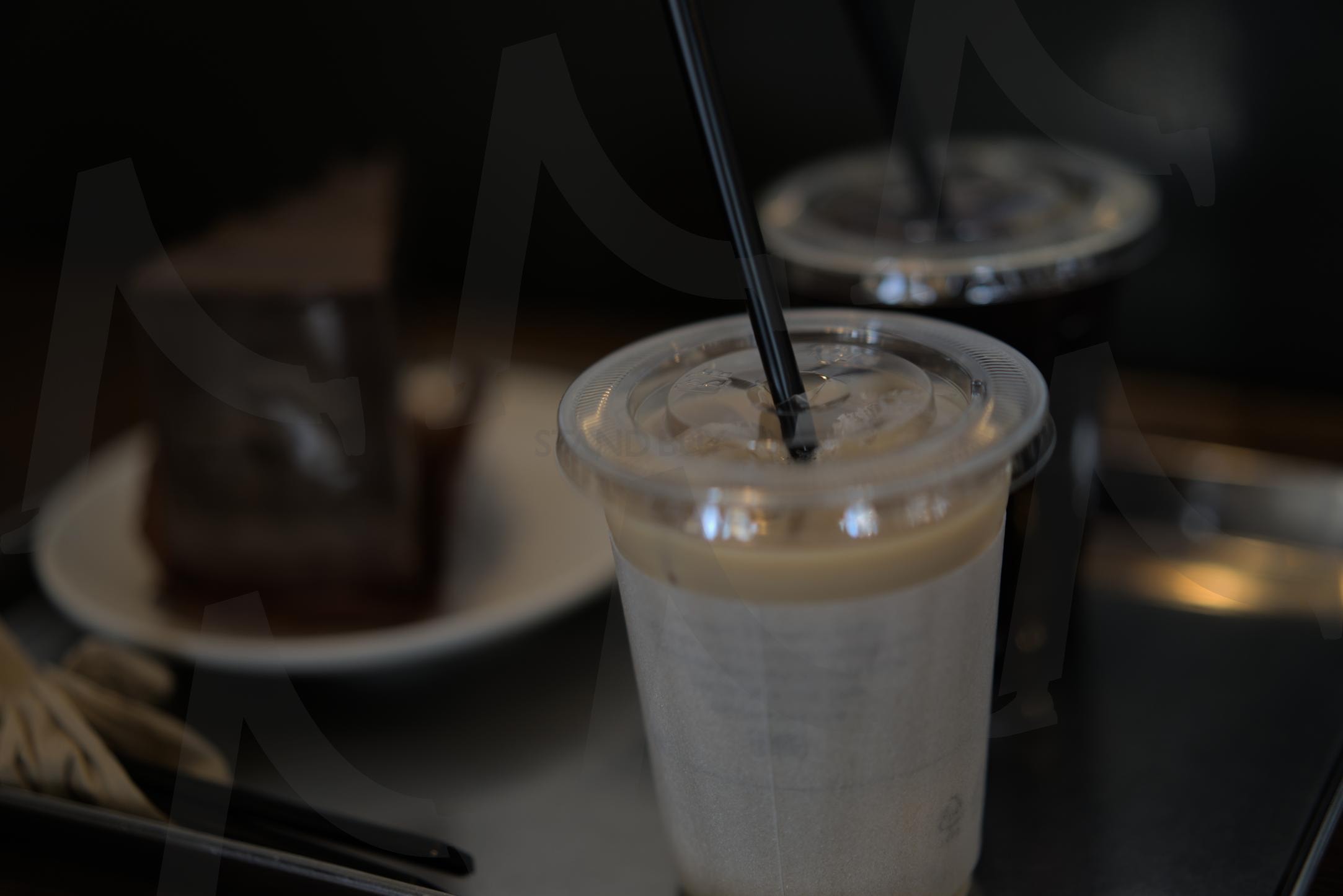 오늘을 잠깐 쉬어가게 만드는 테이블 | 카페, 커피, 일상기록, Cafe, coffee, rest, 휴식, 여유, 오늘의순간, dailyshot | 스탠바이 STANDBUY 디지털 콘텐츠