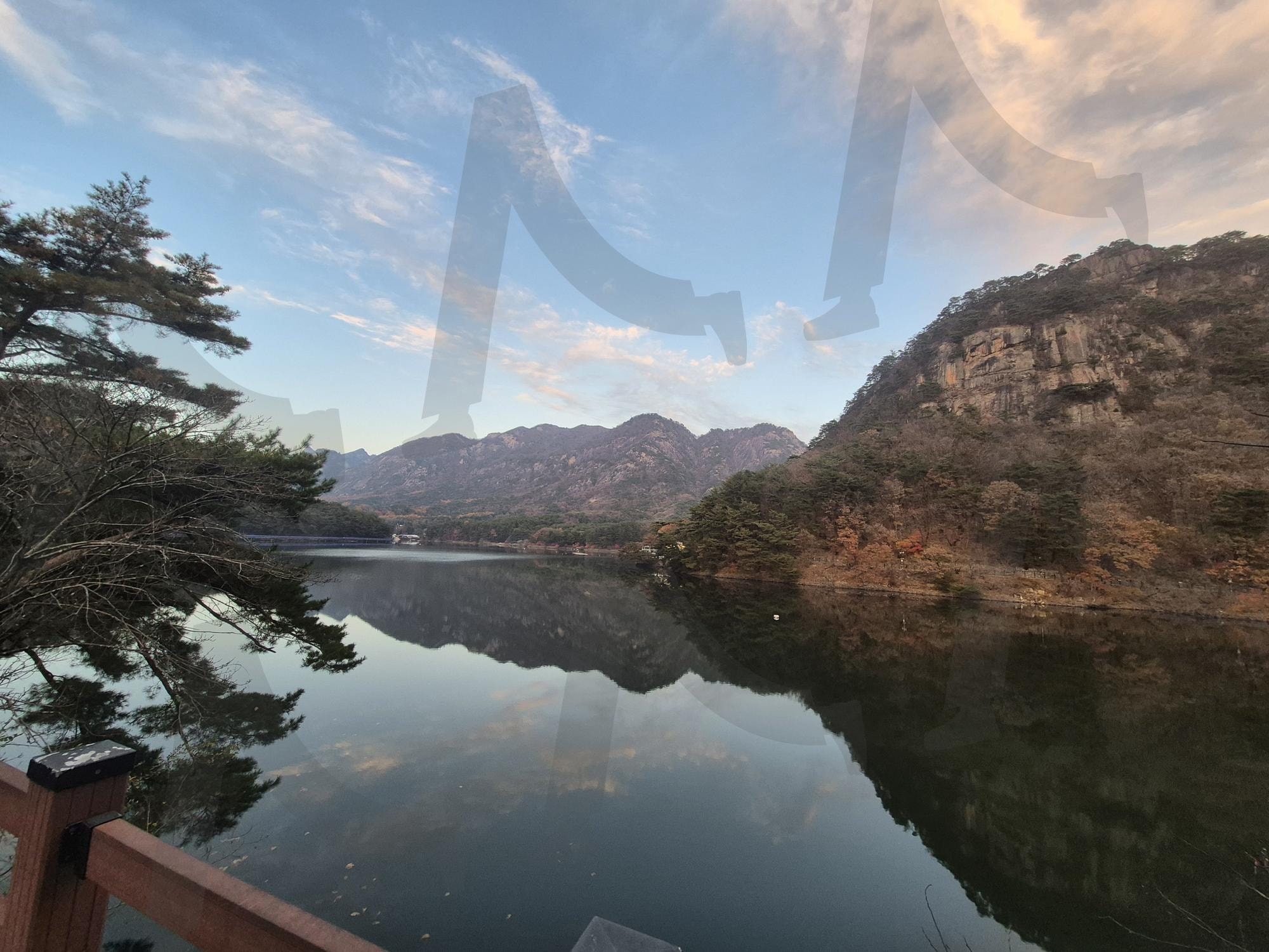 포천 산정호수 | 산정호수, 포천, 호수반영, 자연풍경, 힐링여행, Sanjeong Lake, pocheon, lake reflection, Nature Landscape | 스탠바이 STANDBUY 디지털 콘텐츠
