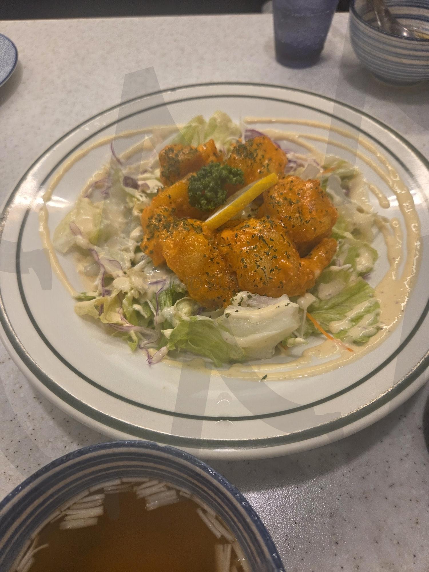 바삭한 새우 샐러드 한 접시 | 새우샐러드, 새우, 샐러드, 쉬림프, 양식, 플레이팅, 먹스타그램 | 스탠바이 STANDBUY 디지털 콘텐츠