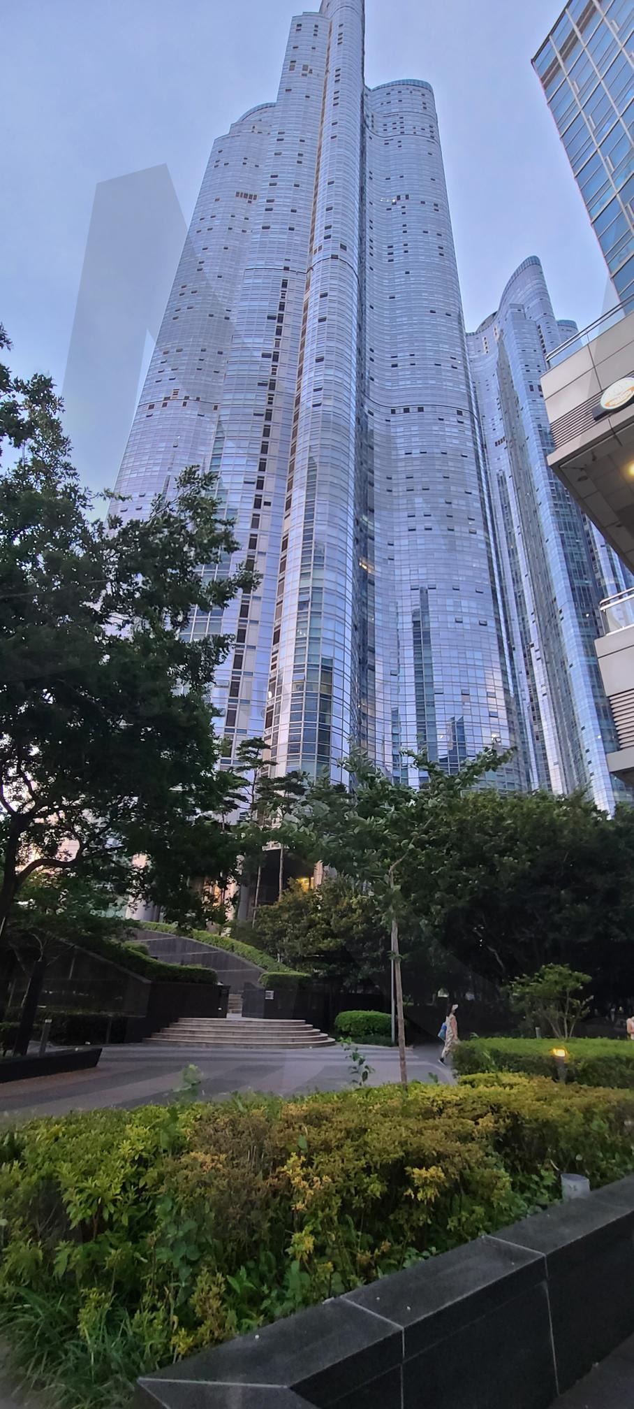 Korea's skyscraper (Doosan We've The Zenith) | Korea's skyscraper, busan, s.korea, 韓国, 釜山の高層ビル | 스탠바이 STANDBUY 디지털 콘텐츠