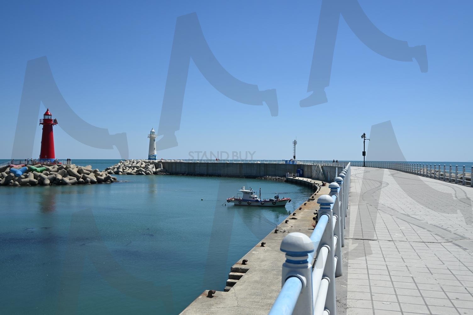 청사포 등대 방파제 | 청사포, 방파제, 등대, 부산, 푸른 바다 | 스탠바이 STANDBUY 디지털 콘텐츠