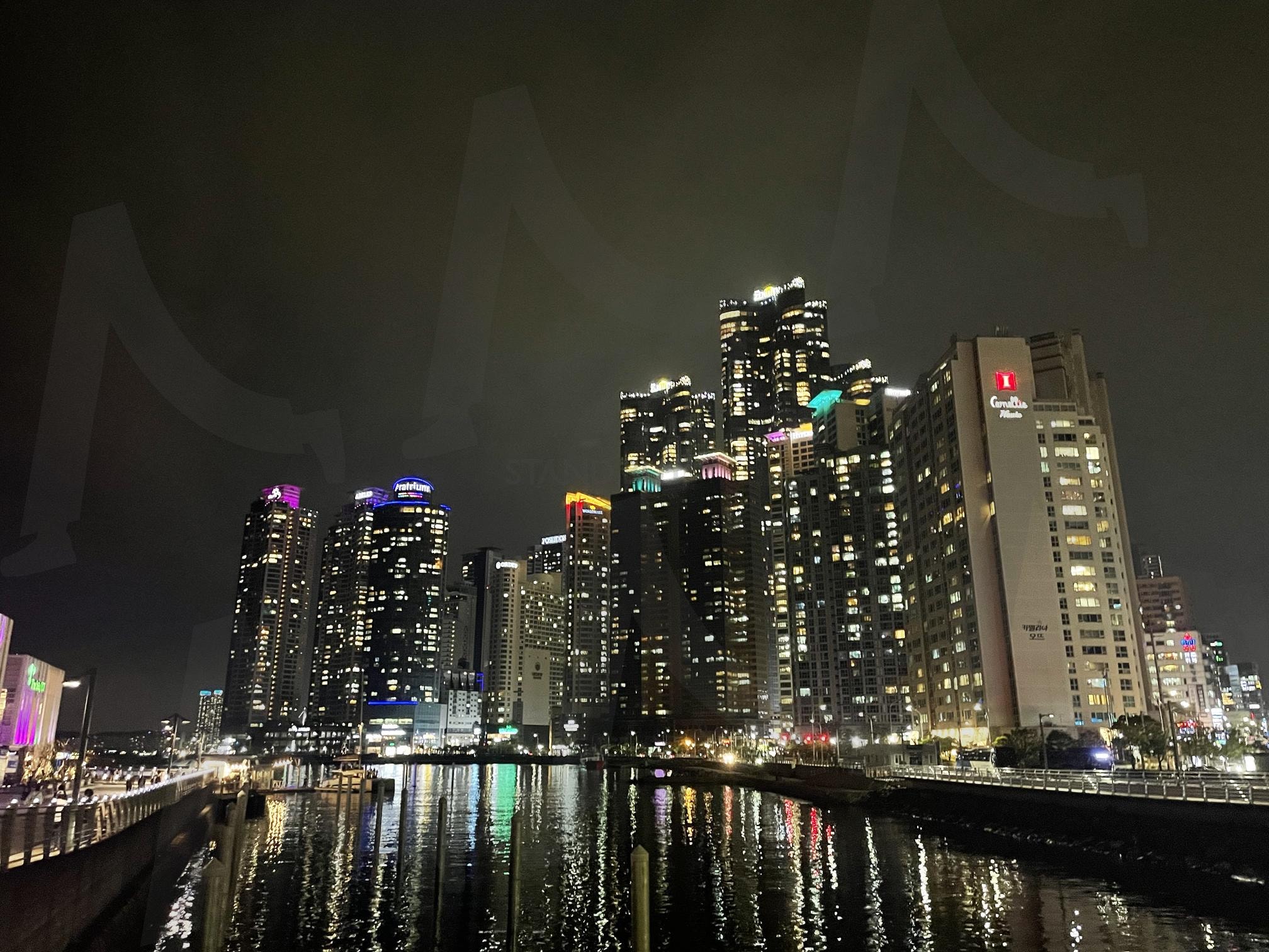 부산 야경 맛집 | 부산, 야경, 불빛, 감성, 해운대, 빌딩 | 스탠바이 STANDBUY 디지털 콘텐츠