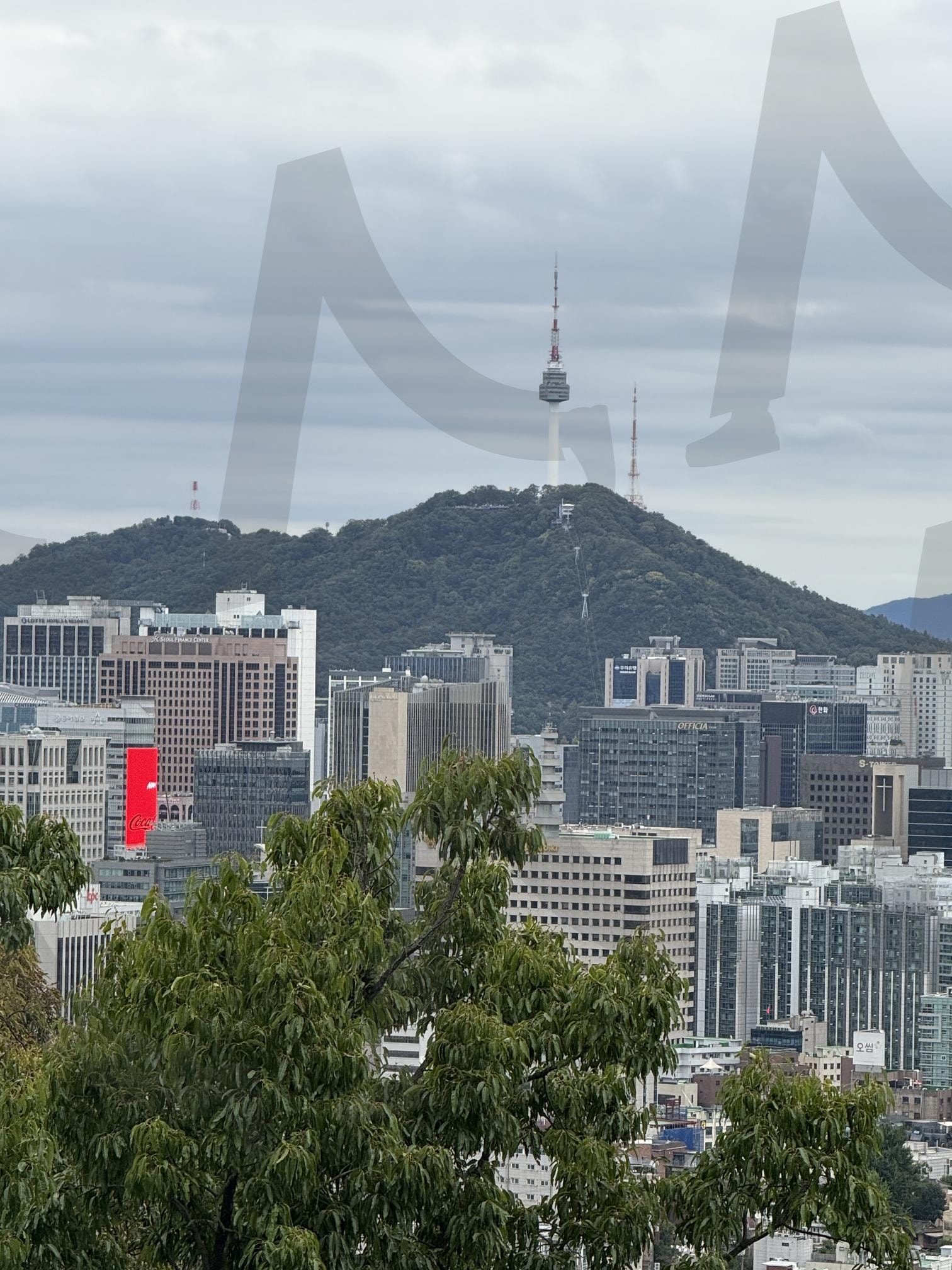 인왕산에서 바라본 서울시내 | 인왕산, 종로구, 남산타워, 서울시내, 초소책방, 경북궁, Seoul vibes, Korean aesthetic, Korean mood, Korean Cityscape, seoul mood, Korea travel, Seoul travel, Korean atmosphere, South seoul, Namsan, N seoul tower, namsan tower, Seoul skyline, Seoul cityscape, Korean city, Urban korea, Downtown seoul, city view, skyline, Korean landscape, Metropolitan seoul, Cinematic seoul | 스탠바이 STANDBUY 디지털 콘텐츠