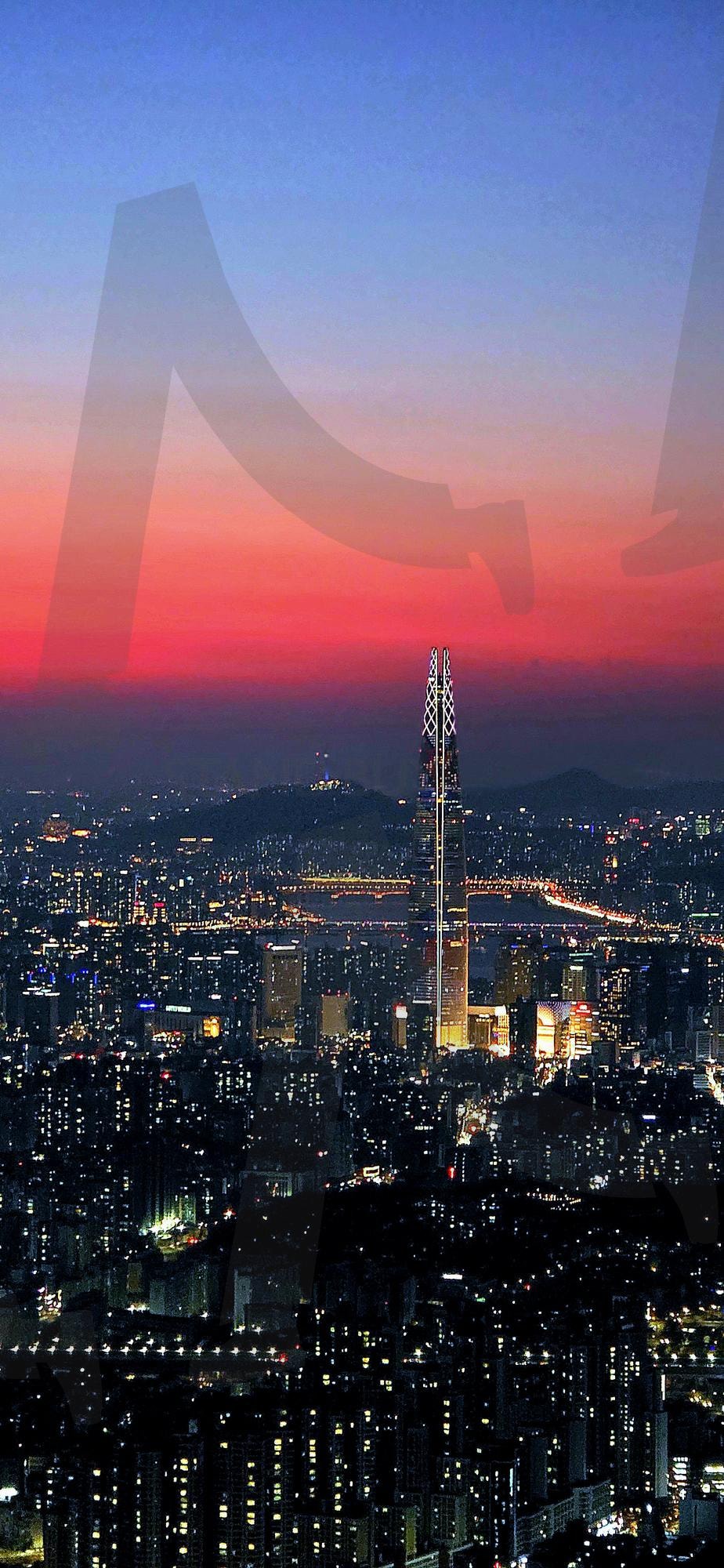 불타는 저녁노을 아래 서울 도심의 화려한 야경과 롯데월드타워 | 서울야경, 서울명소, 저녁노을, 모바일사진가, 야경, 도시전경, 배경이미지, 남한산성 서문전망대 | 스탠바이 STANDBUY 디지털 콘텐츠