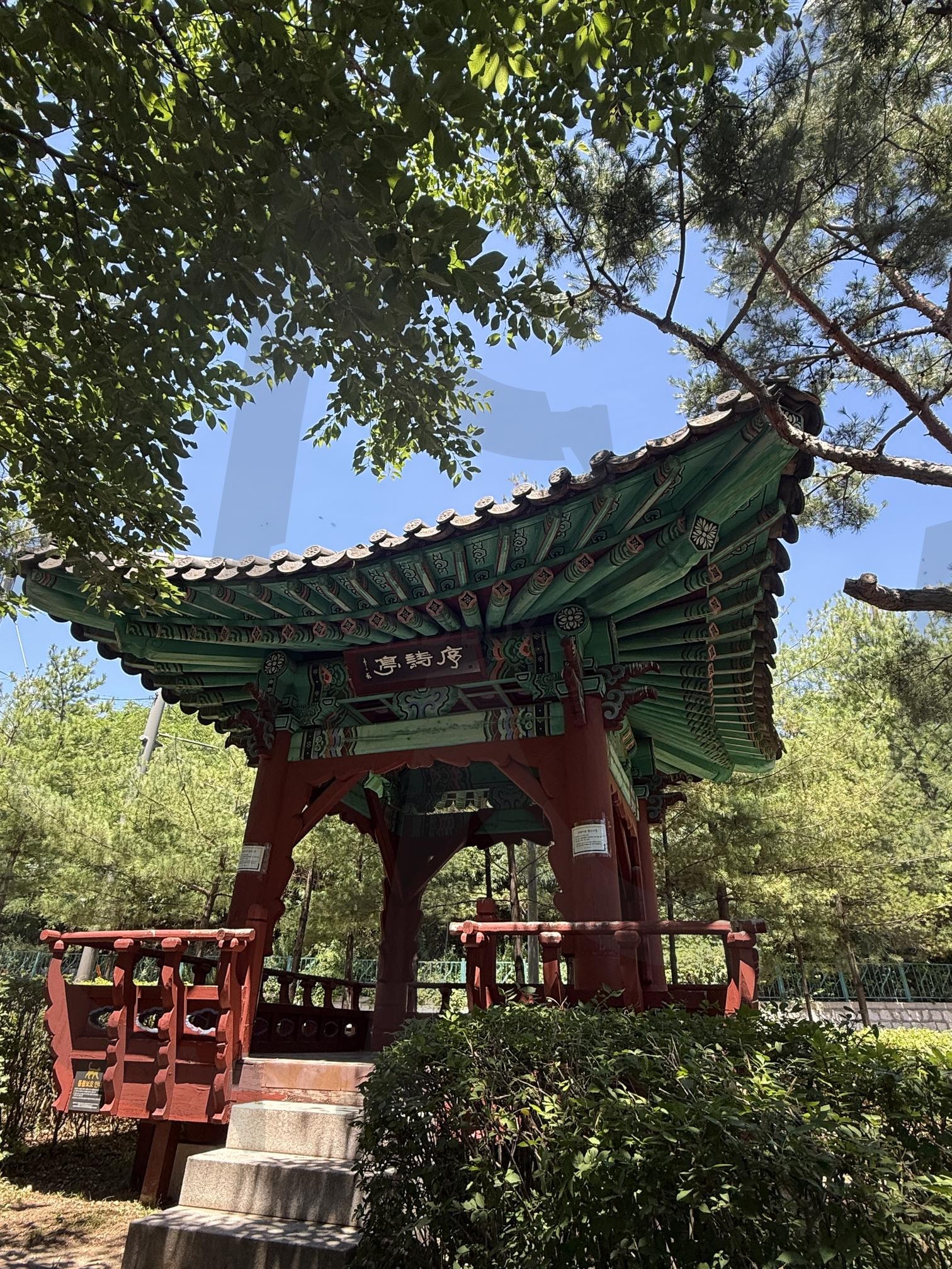 인왕산근처 정자 | 정자, 인왕산, 서촌, 휴삭, 힐링, 쉼, 서울, 여행, 윤동주문학관근처, seoul, forest, Green, healing, 사직단, 종로구, 중구, 서울여행 | 스탠바이 STANDBUY 디지털 콘텐츠